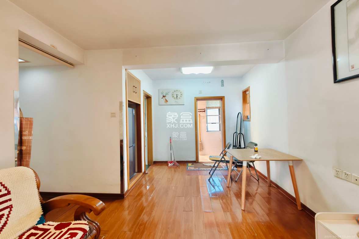 便河边散盘 3室2厅1卫 2800.0元/月 便河边散盘 3室2厅1卫 2800.0元/月室内图