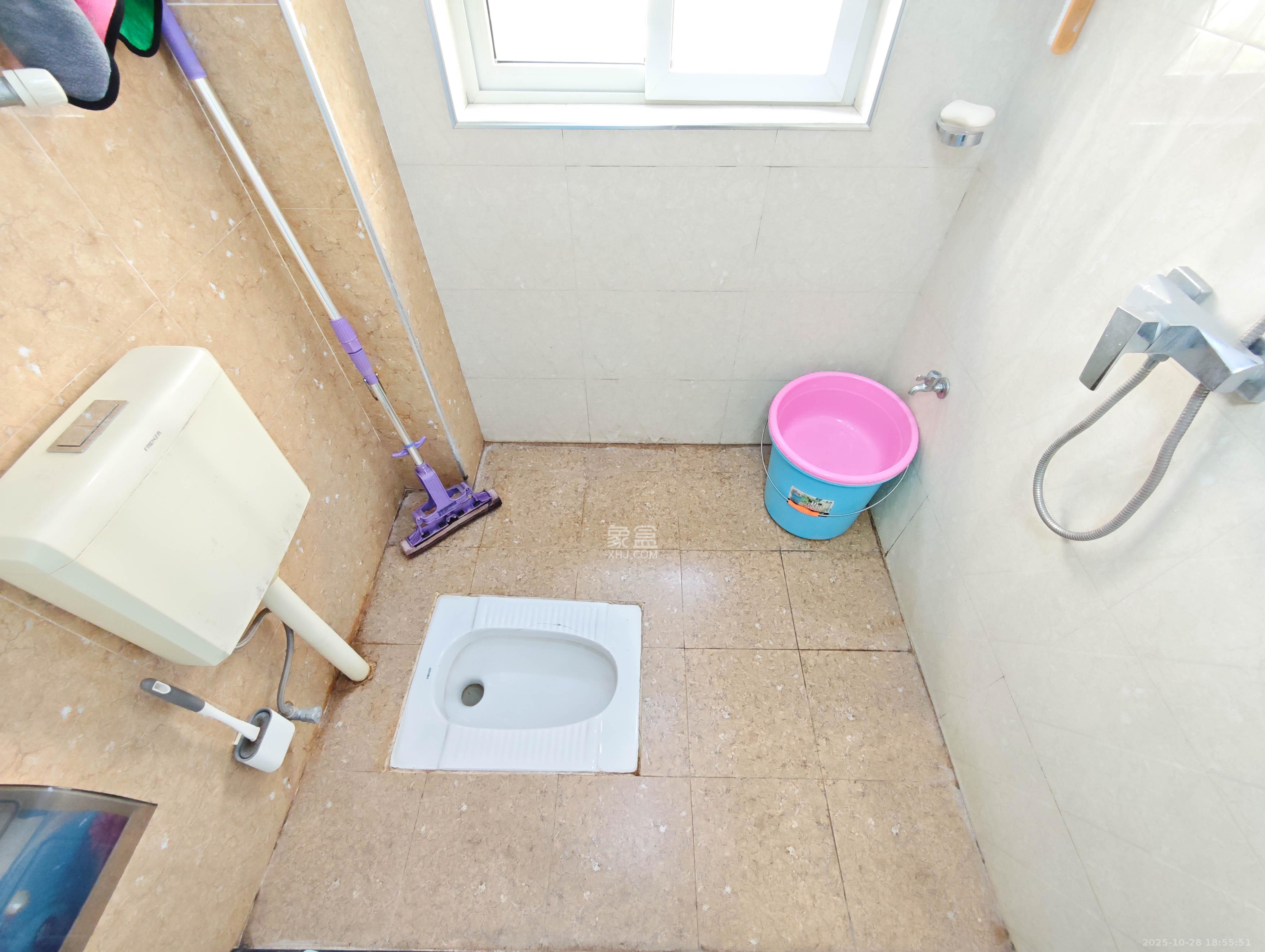 泰禹家园（彩云之翼家园一期、二期、三期）  4室2厅2卫    100.0万卫生间