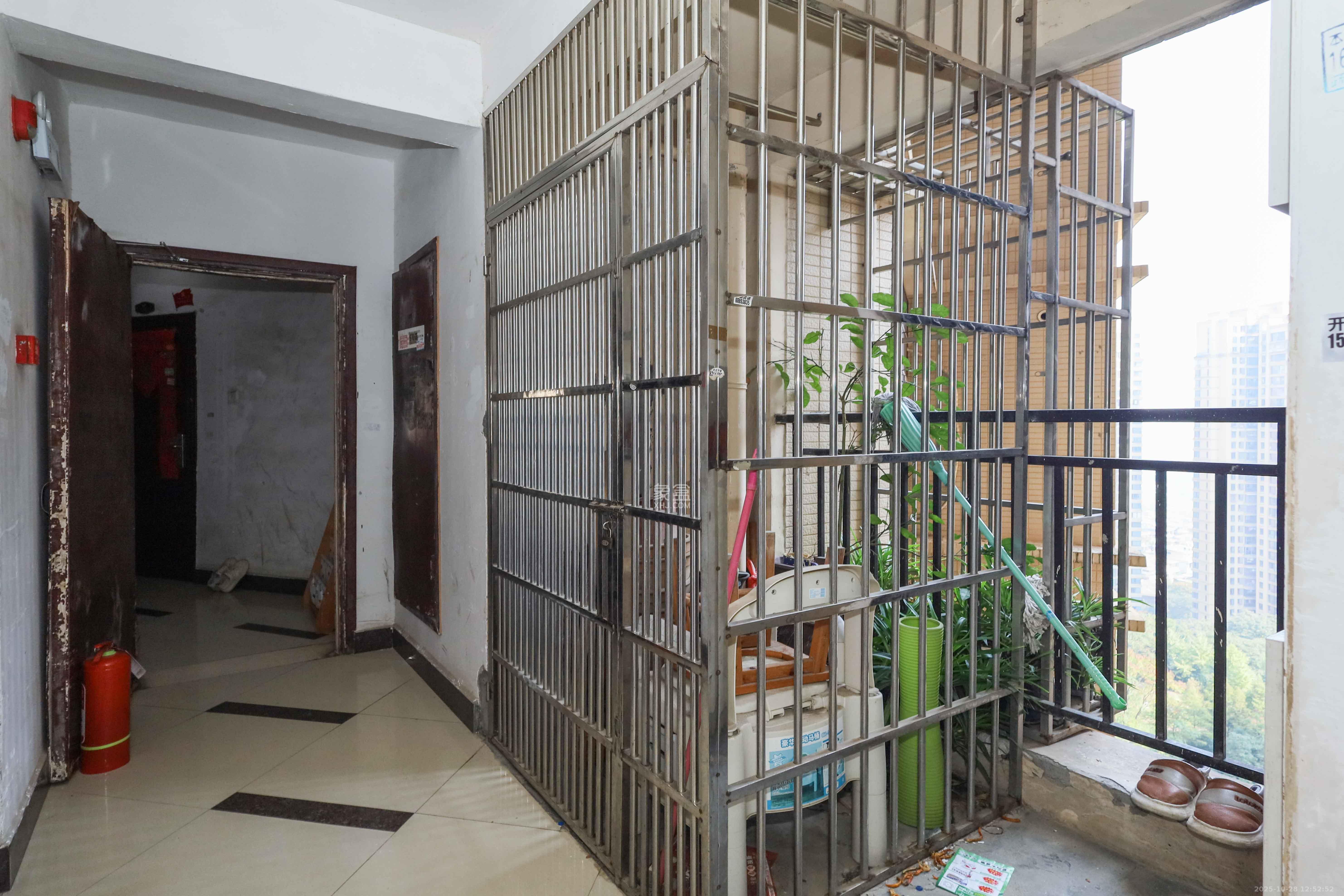 保利麓谷林语F区  3室2厅1卫    106.0万 保利麓谷林语F区  3室2厅1卫    106.0万阳台