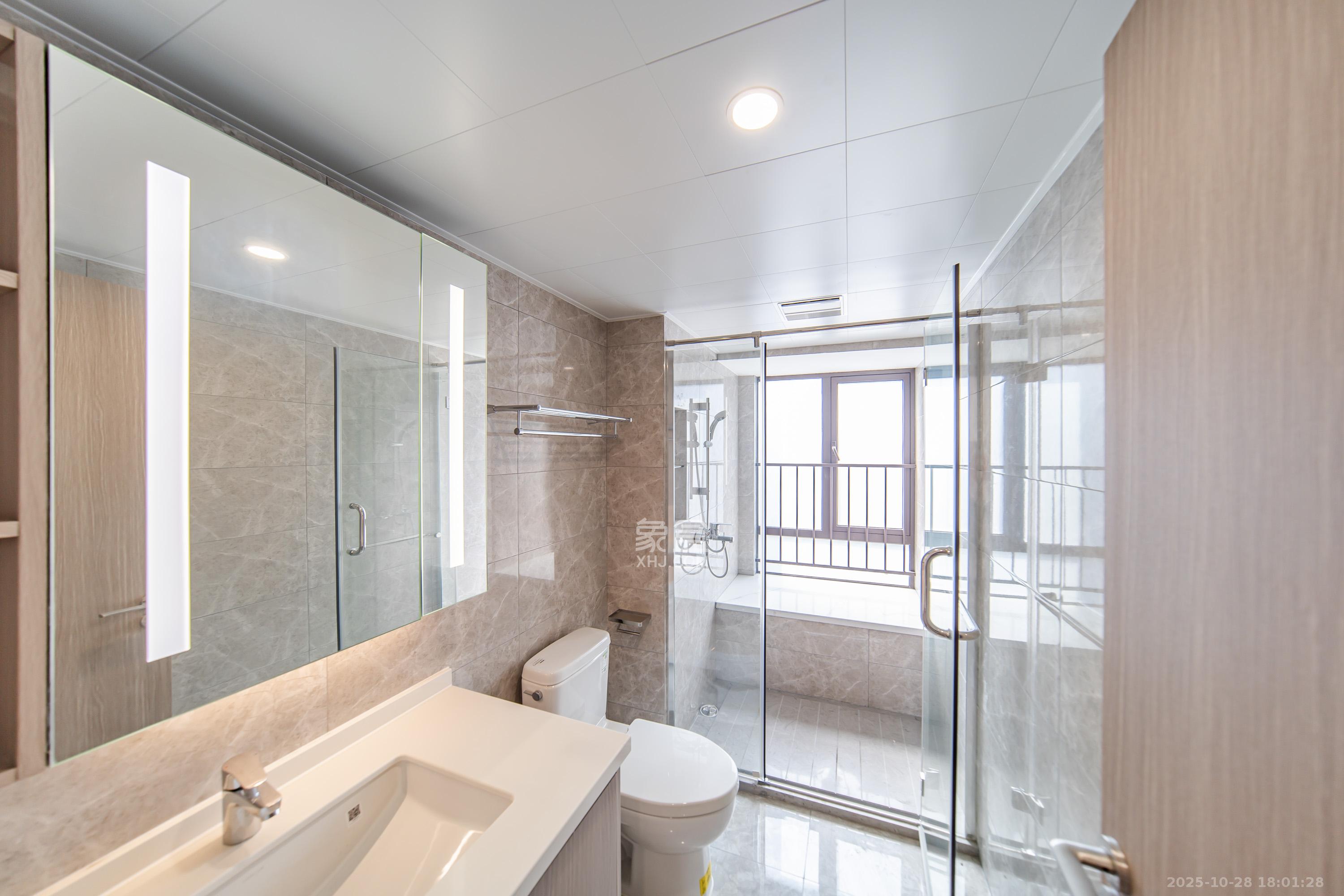 旭辉国宸府  4室2厅2卫    175.0万 旭辉国宸府  4室2厅2卫    175.0万卫生间