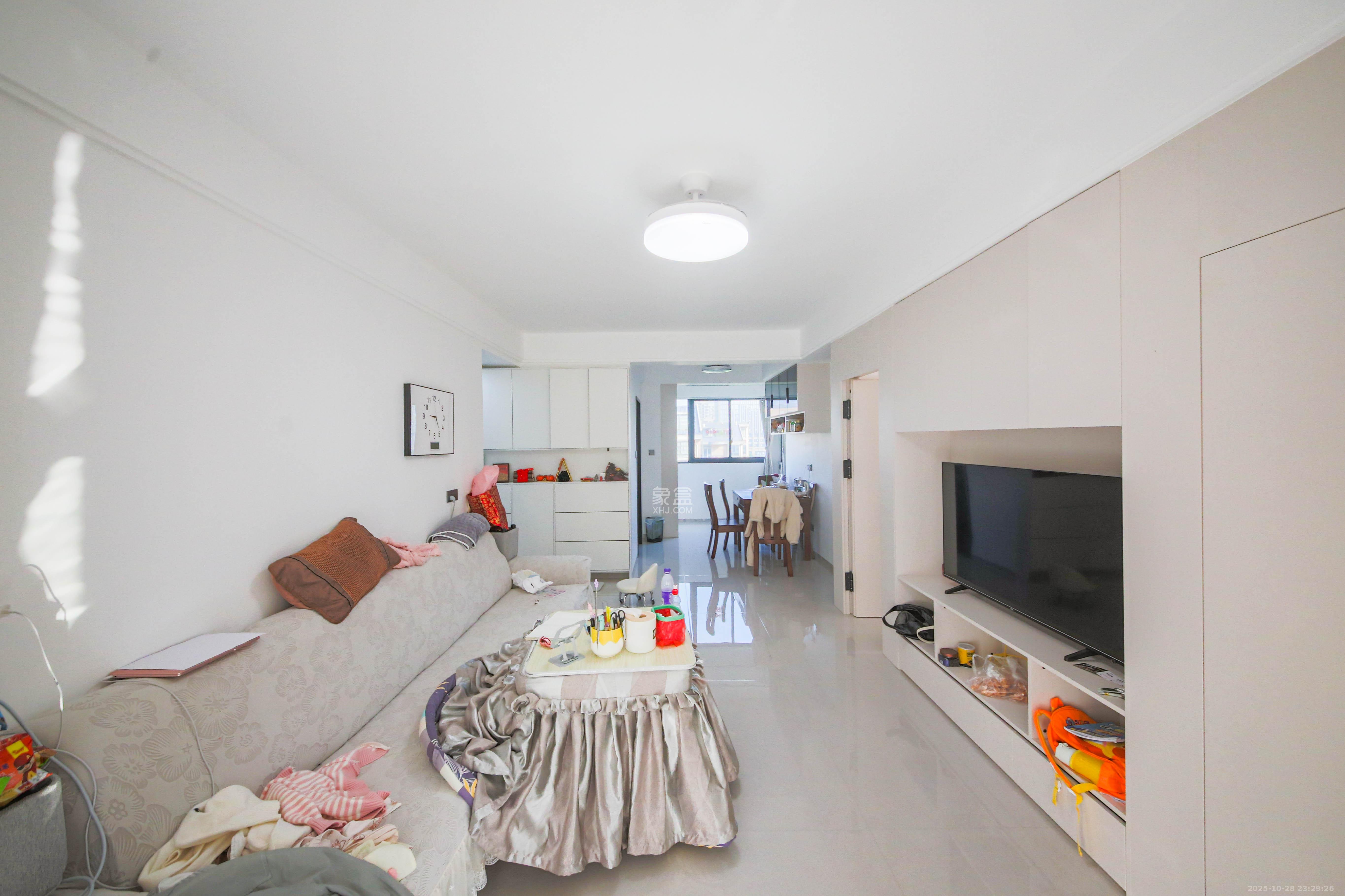 安泰嘉园(湘府邻伴)  3室2厅1卫    109.0万 安泰嘉园(湘府邻伴)  3室2厅1卫    109.0万客厅