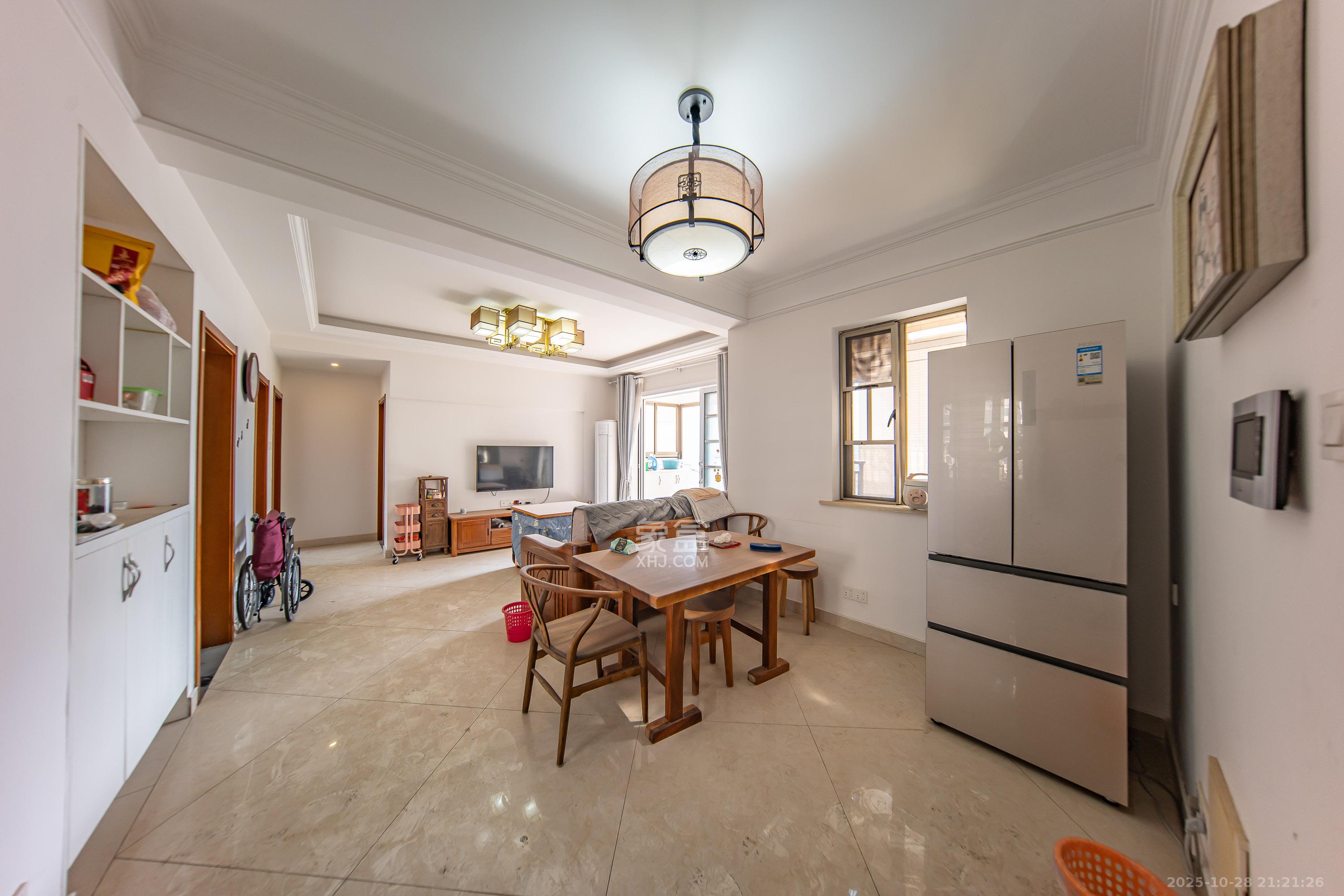 江山帝景雅典  3室2厅1卫    95.0万客厅