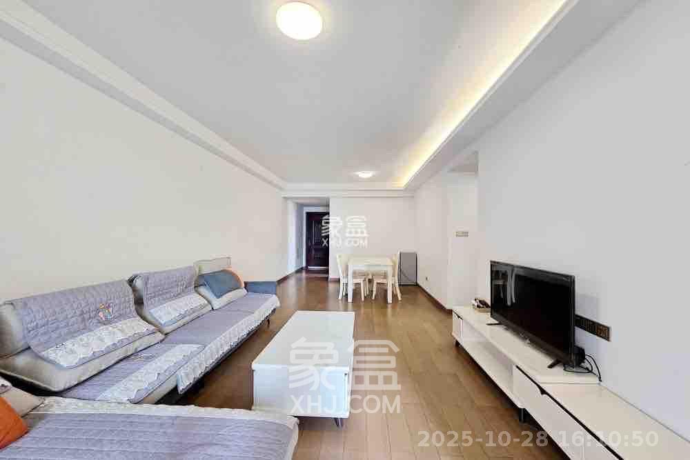 阳光城尚东湾蜜桃园  3室1厅1卫    2300.0元/月