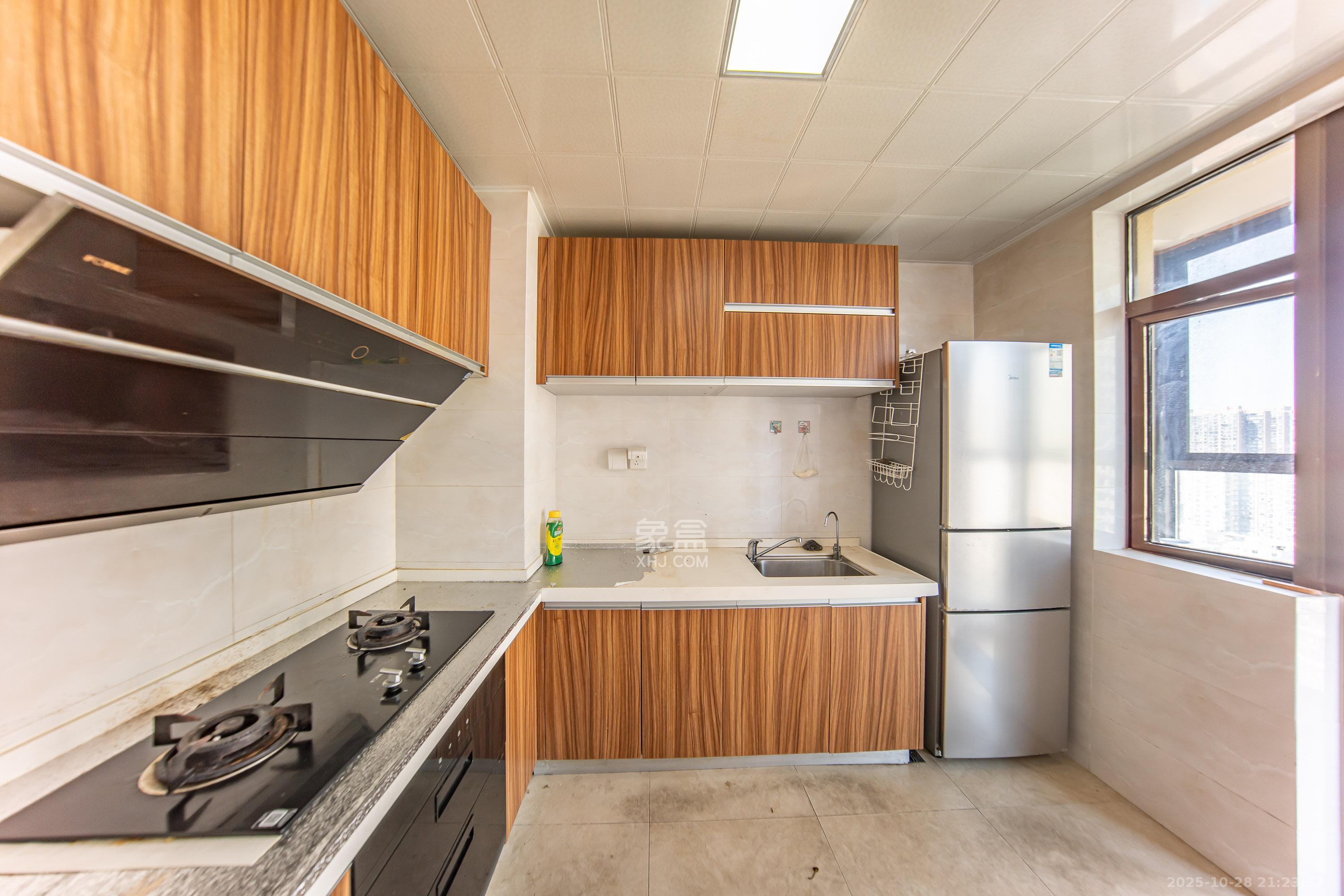 江山帝景哈佛 4室2厅2卫 135.0万 江山帝景哈佛 4室2厅2卫 135.0万厨房