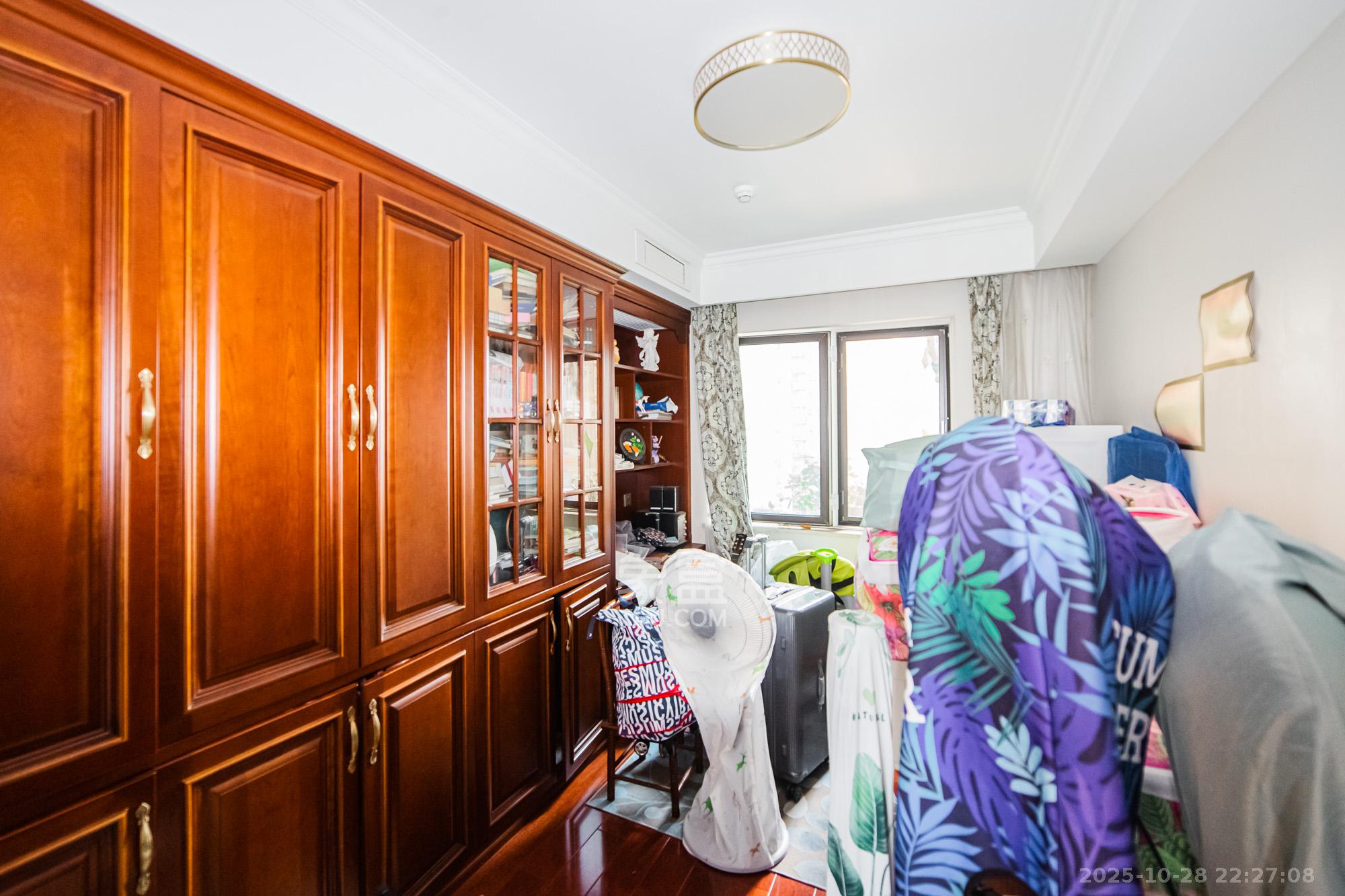 北辰三角洲C3区  3室2厅2卫    228.0万 北辰三角洲C3区  3室2厅2卫    228.0万卧室