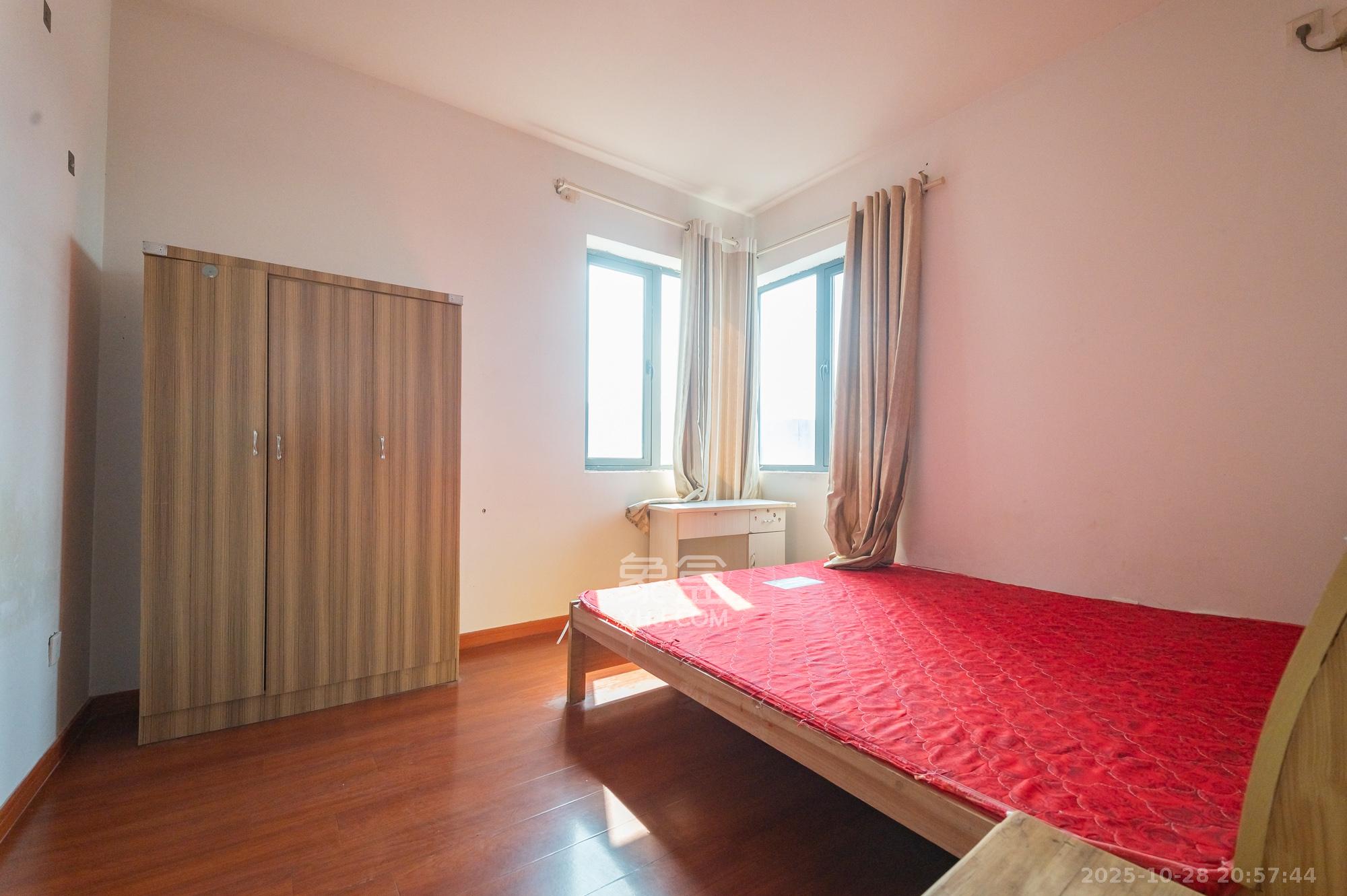 恒基凯旋门三期  3室2厅1卫    58.8万卧室