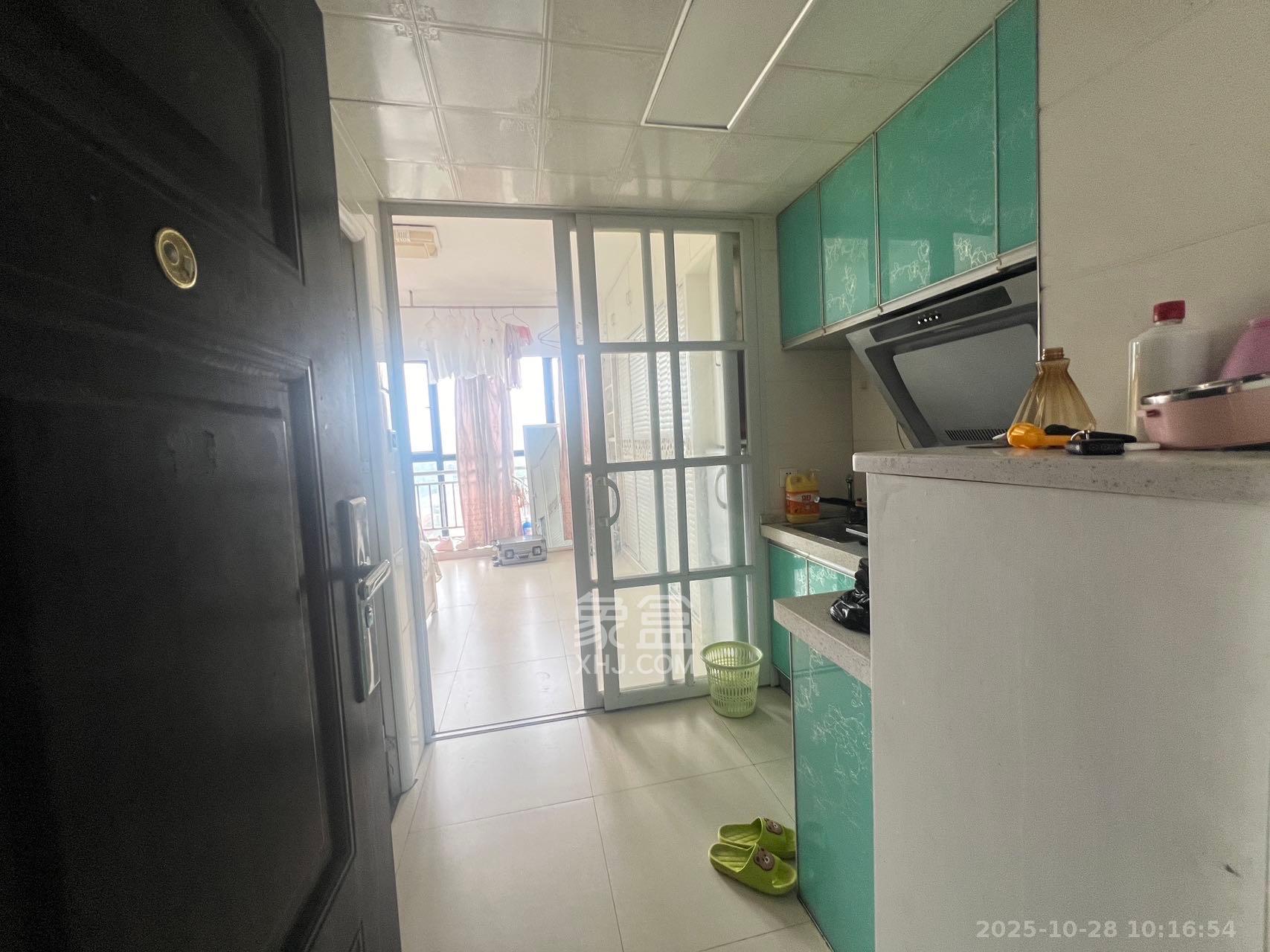 麓谷明珠  1室1厅1卫    1300.0元/月室内图