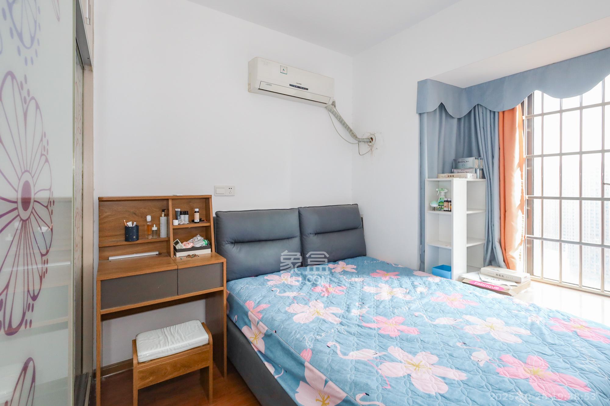 钰龙天下一期  2室2厅1卫    230.0万卧室