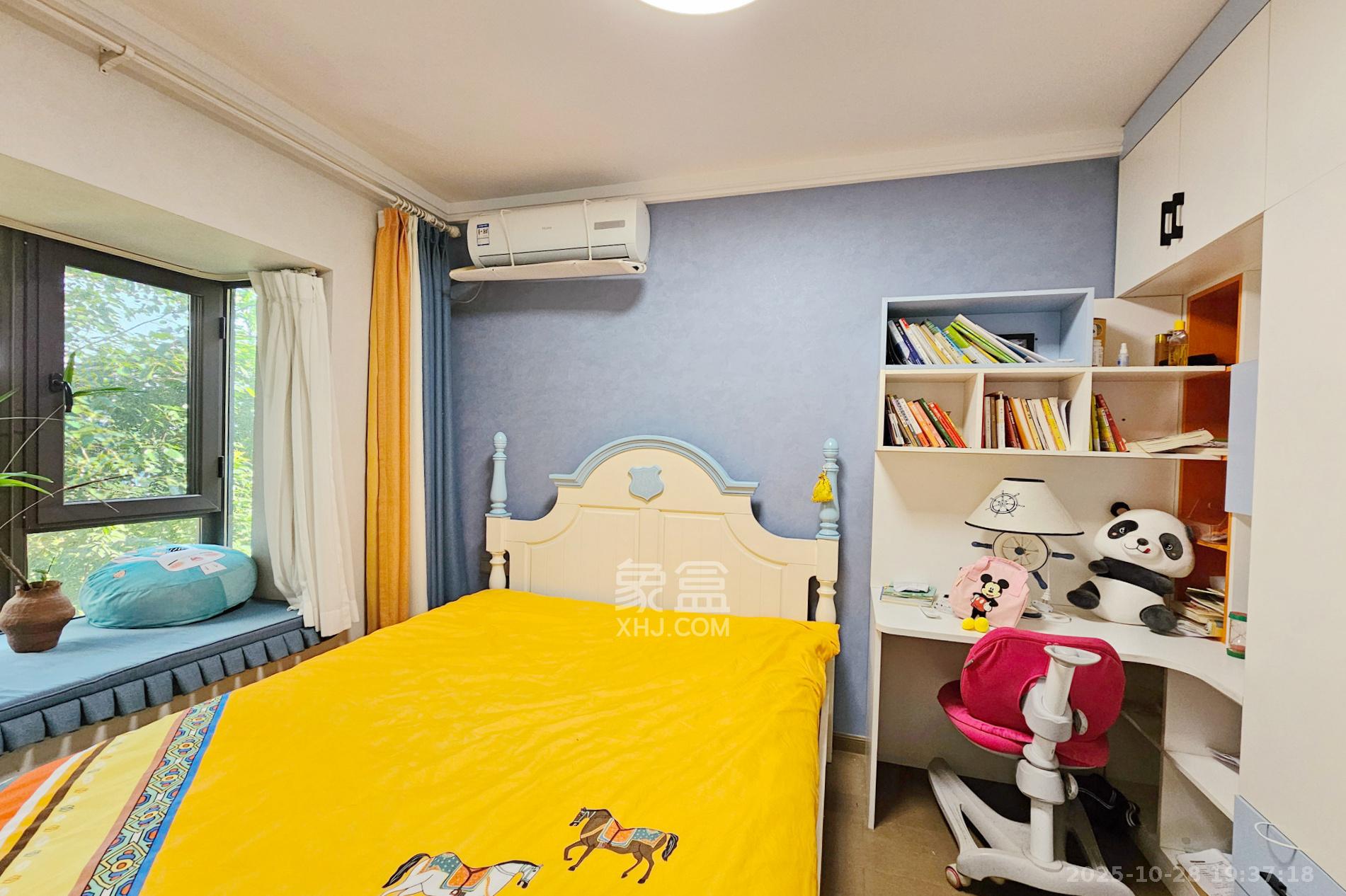 阳光城尚东湾蜜桃园  4室2厅2卫    138.8万卧室