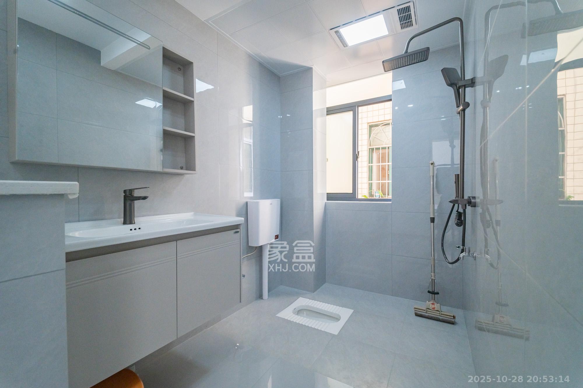 天和华城  3室2厅1卫    54.8万卫生间