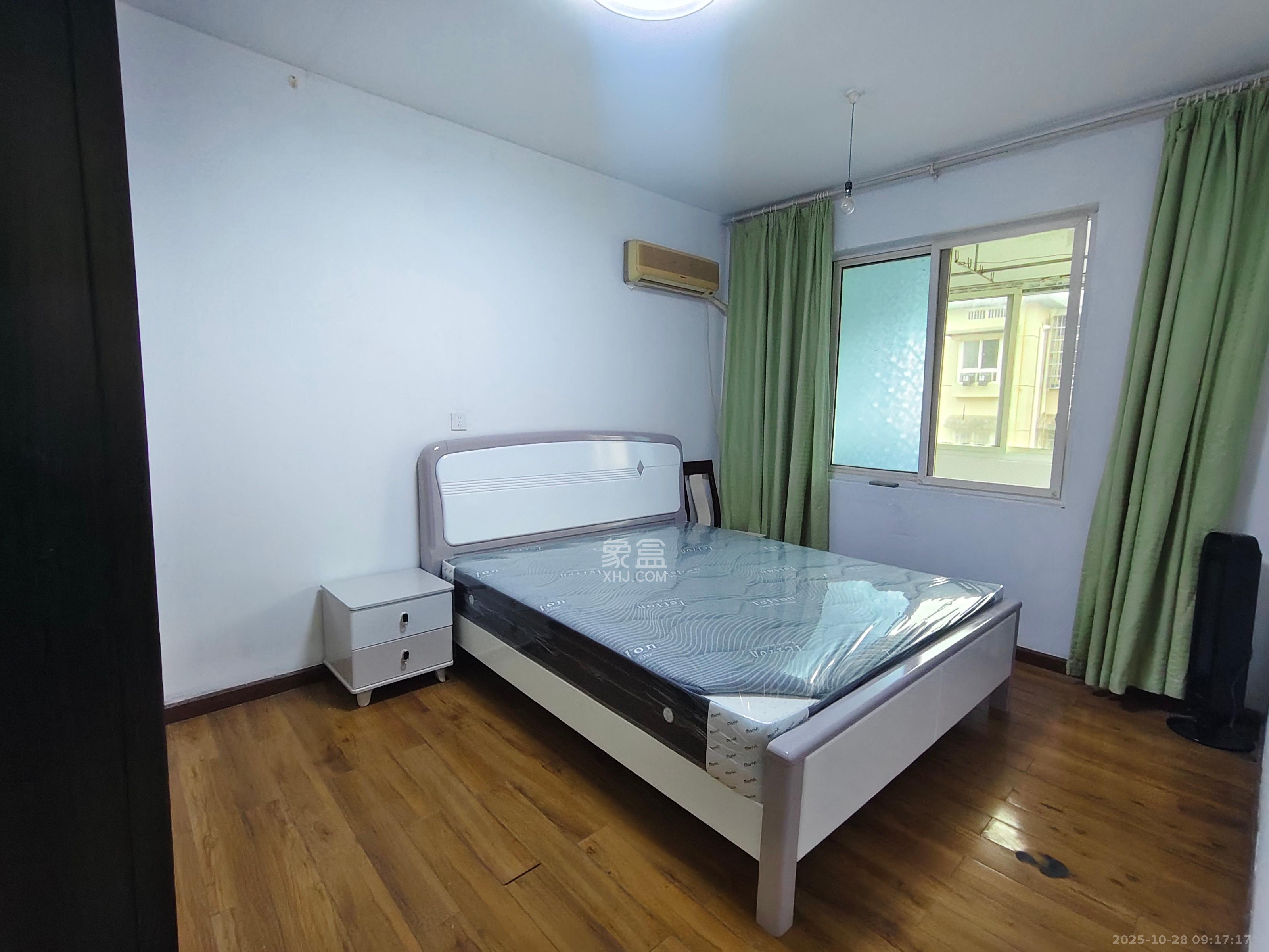 航天大院  3室2厅2卫    2100.0元/月室内图