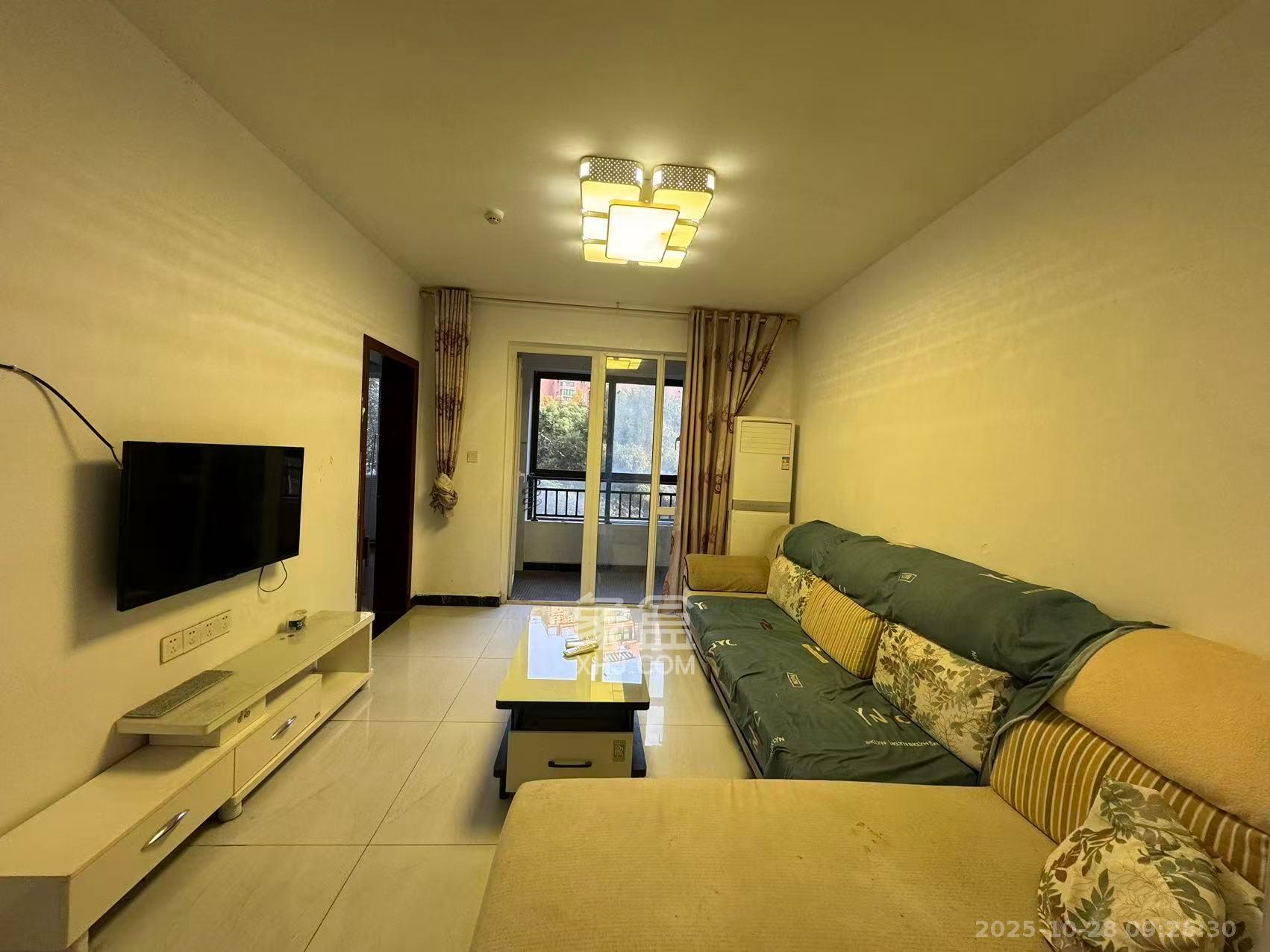 金地格林公馆  3室2厅1卫    2500.0元/月