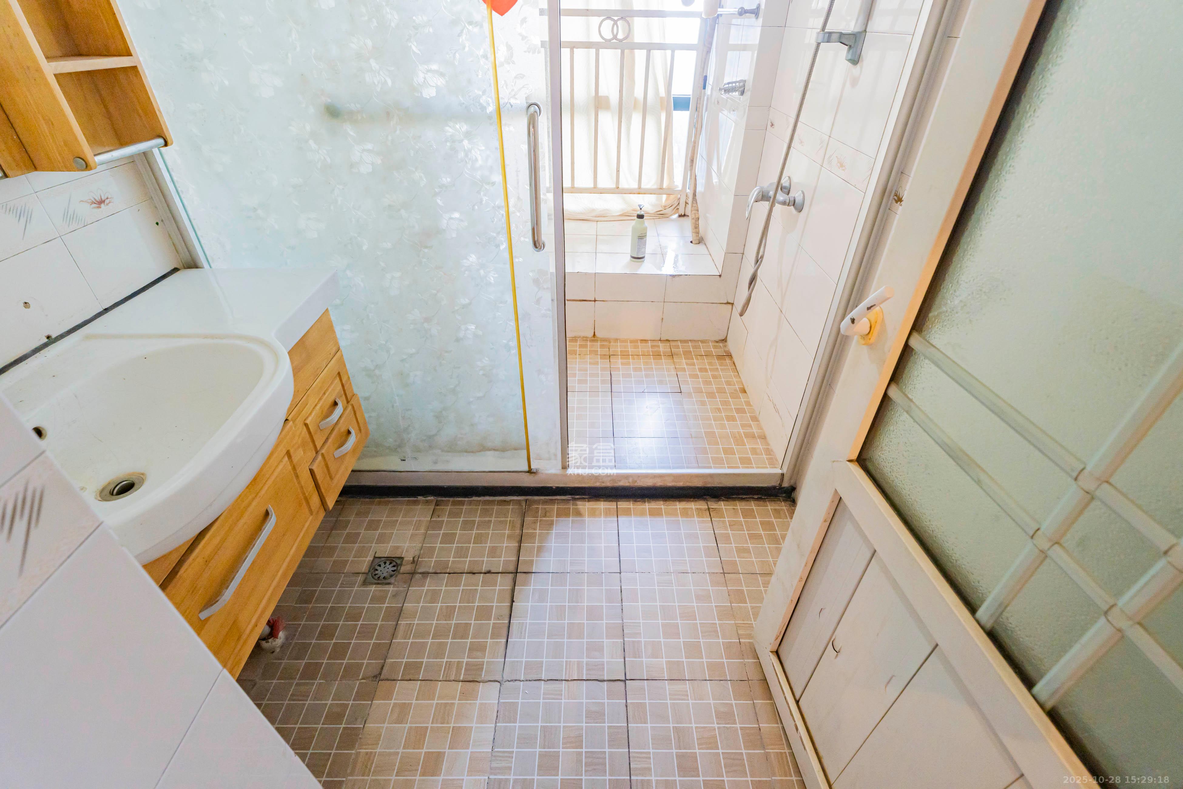 华盛新外滩 2室1厅1卫 106.0万 华盛新外滩 2室1厅1卫 106.0万卫生间