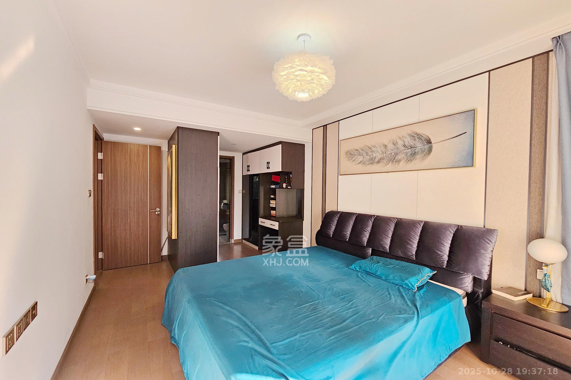 阳光城尚东湾蜜桃园 4室2厅2卫 138.8万 阳光城尚东湾蜜桃园 4室2厅2卫 138.8万卧室