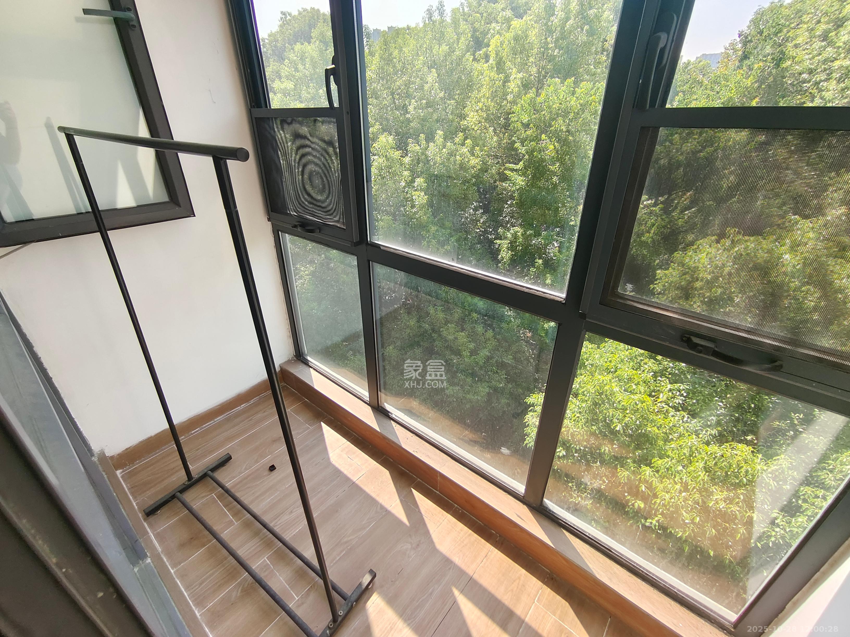 阳光100二期  1室1厅1卫    1200.0元/月 阳光100二期  1室1厅1卫    1200.0元/月室内图