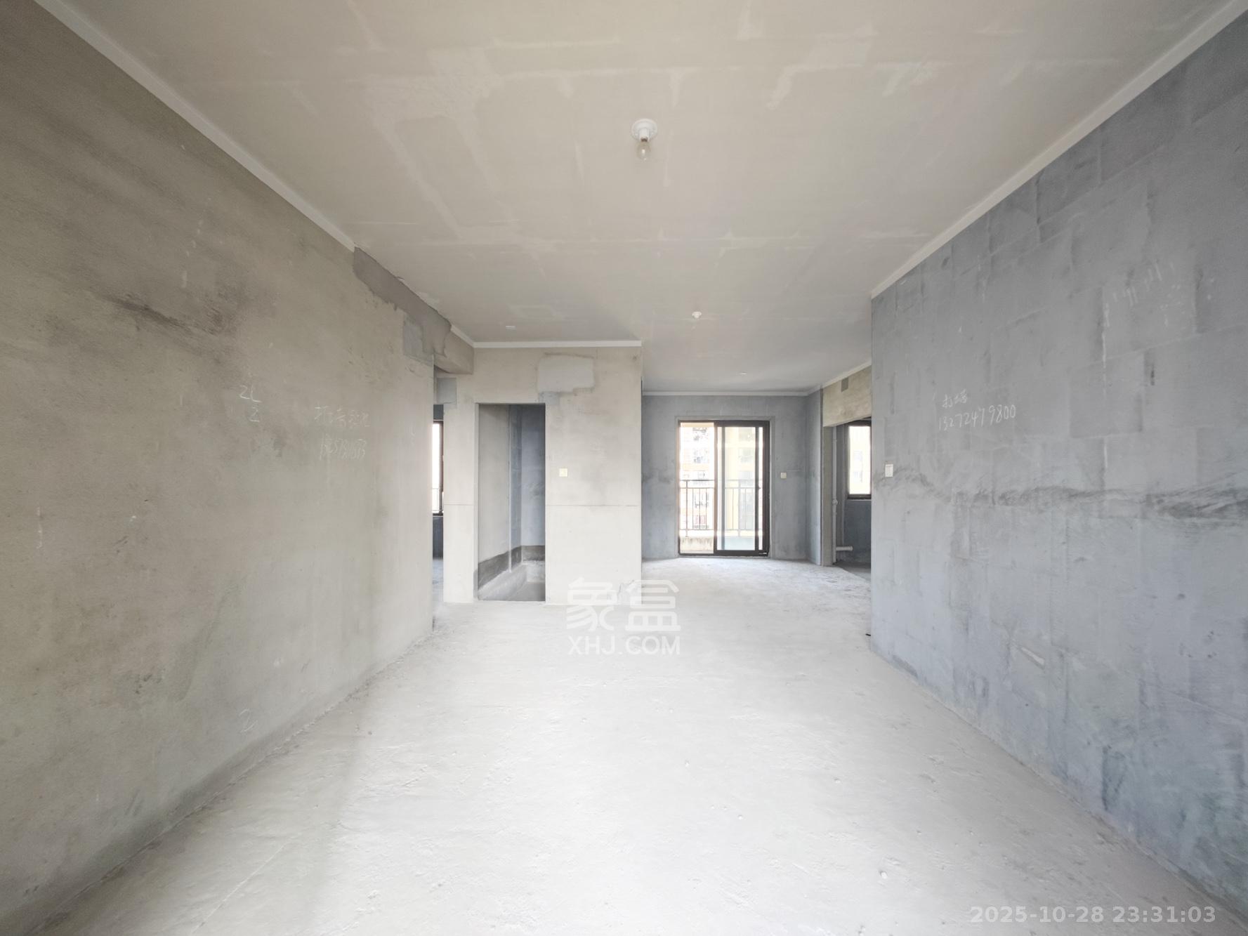 卓越蔚蓝城邦 3室2厅2卫 86.0万 卓越蔚蓝城邦 3室2厅2卫 86.0万客厅