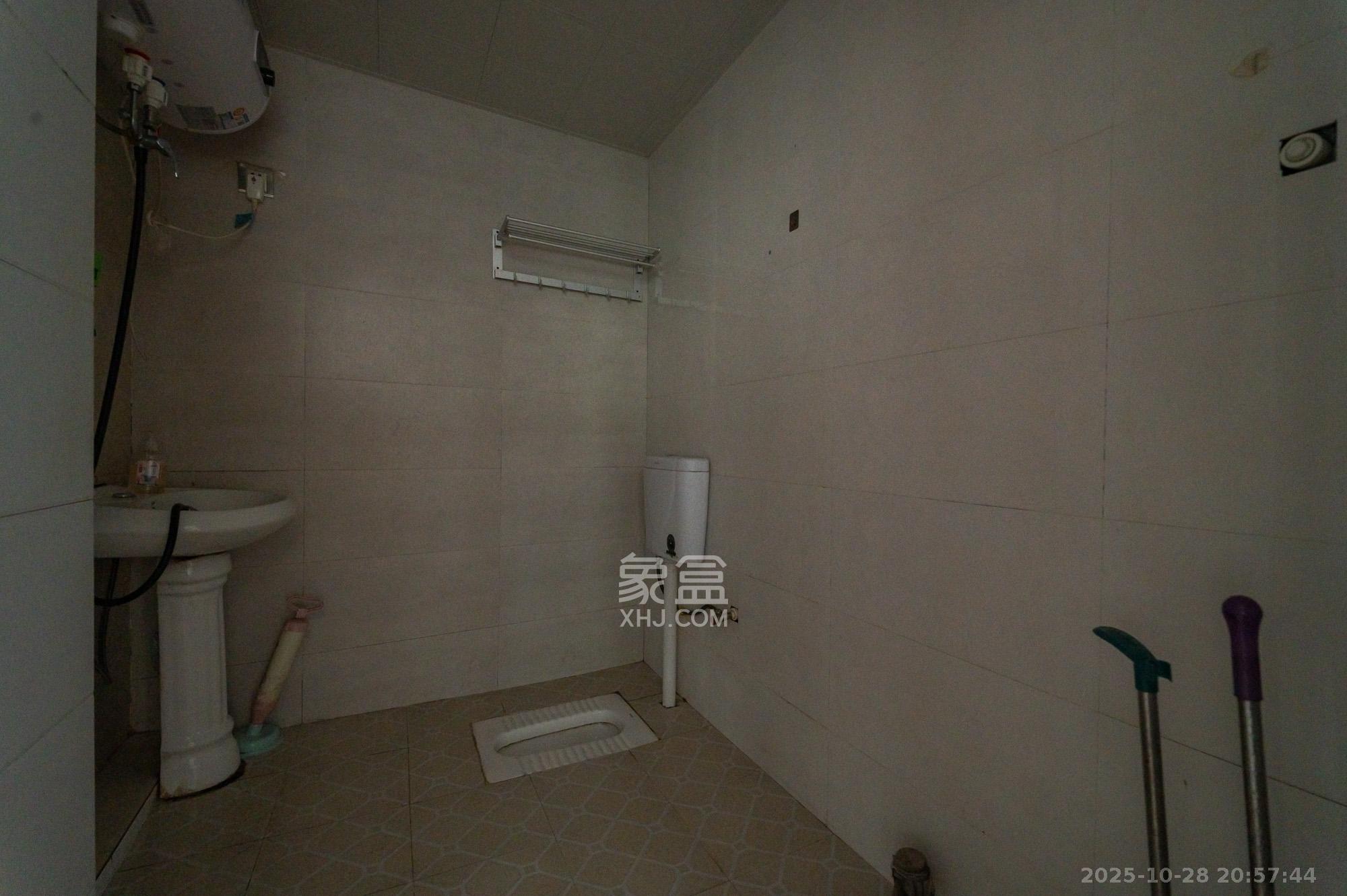 恒基凯旋门三期 3室2厅1卫 58.8万 恒基凯旋门三期 3室2厅1卫 58.8万卫生间