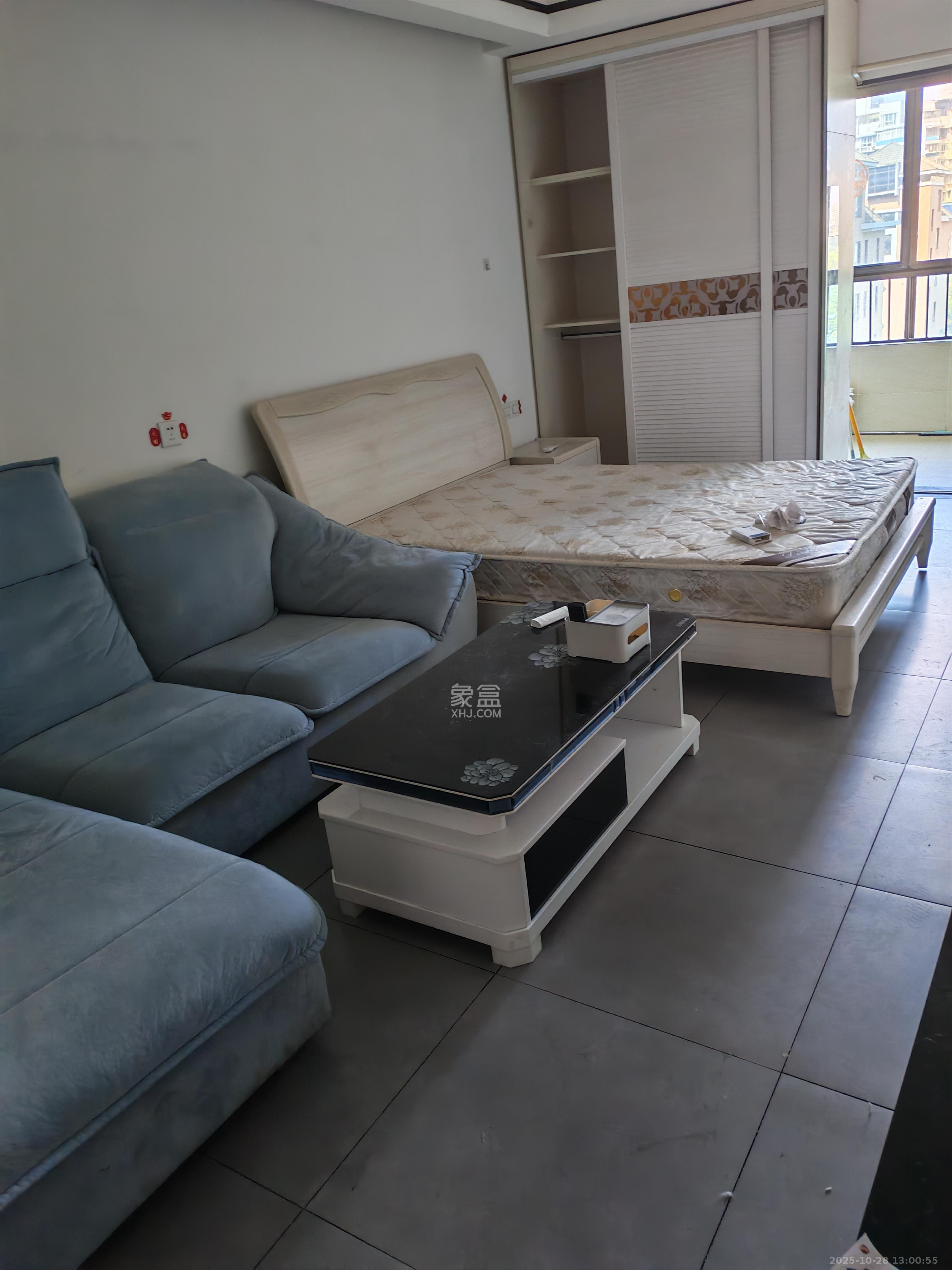 长盛上东区 1室1厅1卫 1400.0元/月 长盛上东区 1室1厅1卫 1400.0元/月室内图