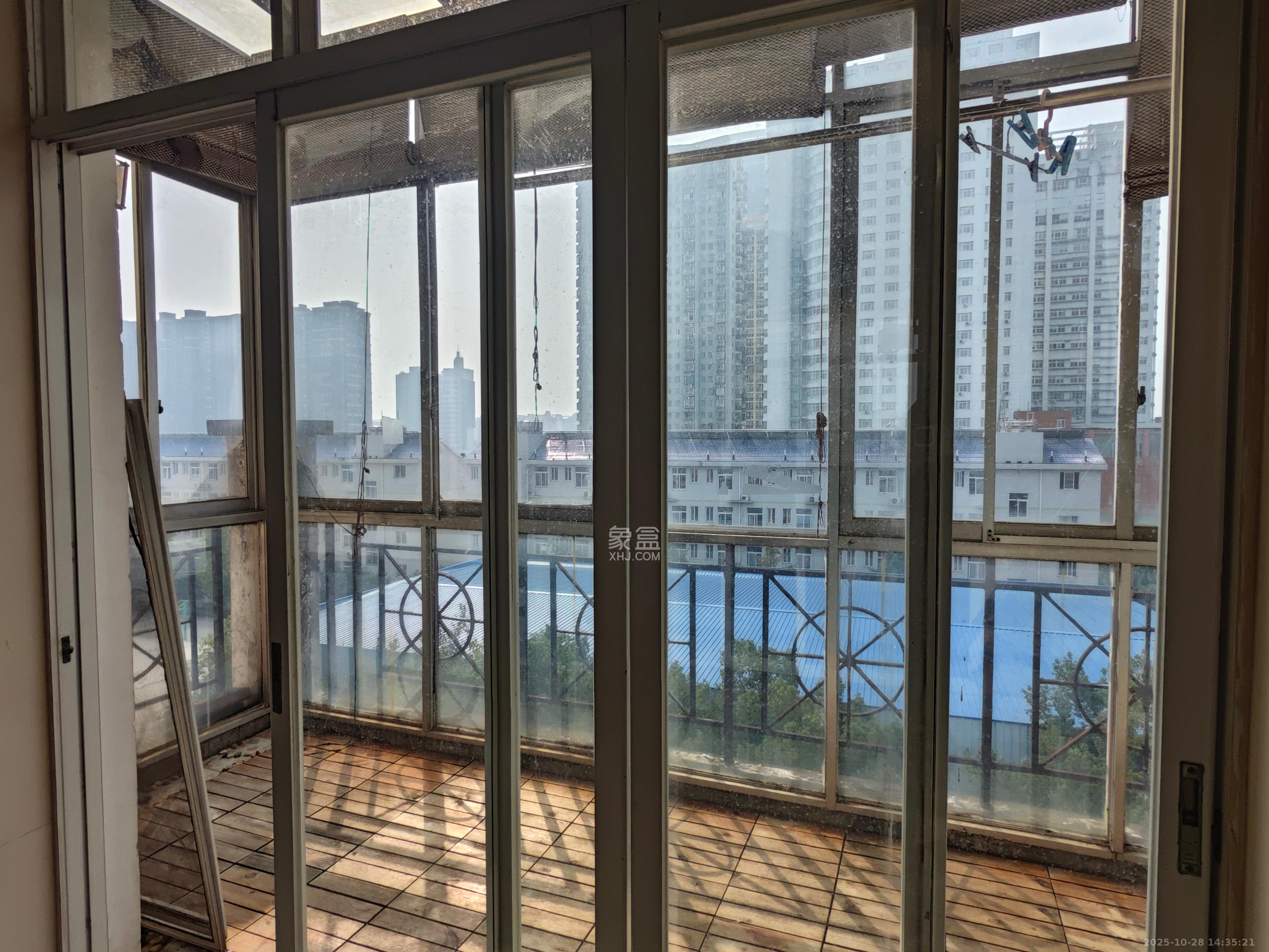 山水人家一二期  3室2厅1卫    1500.0元/月室内图