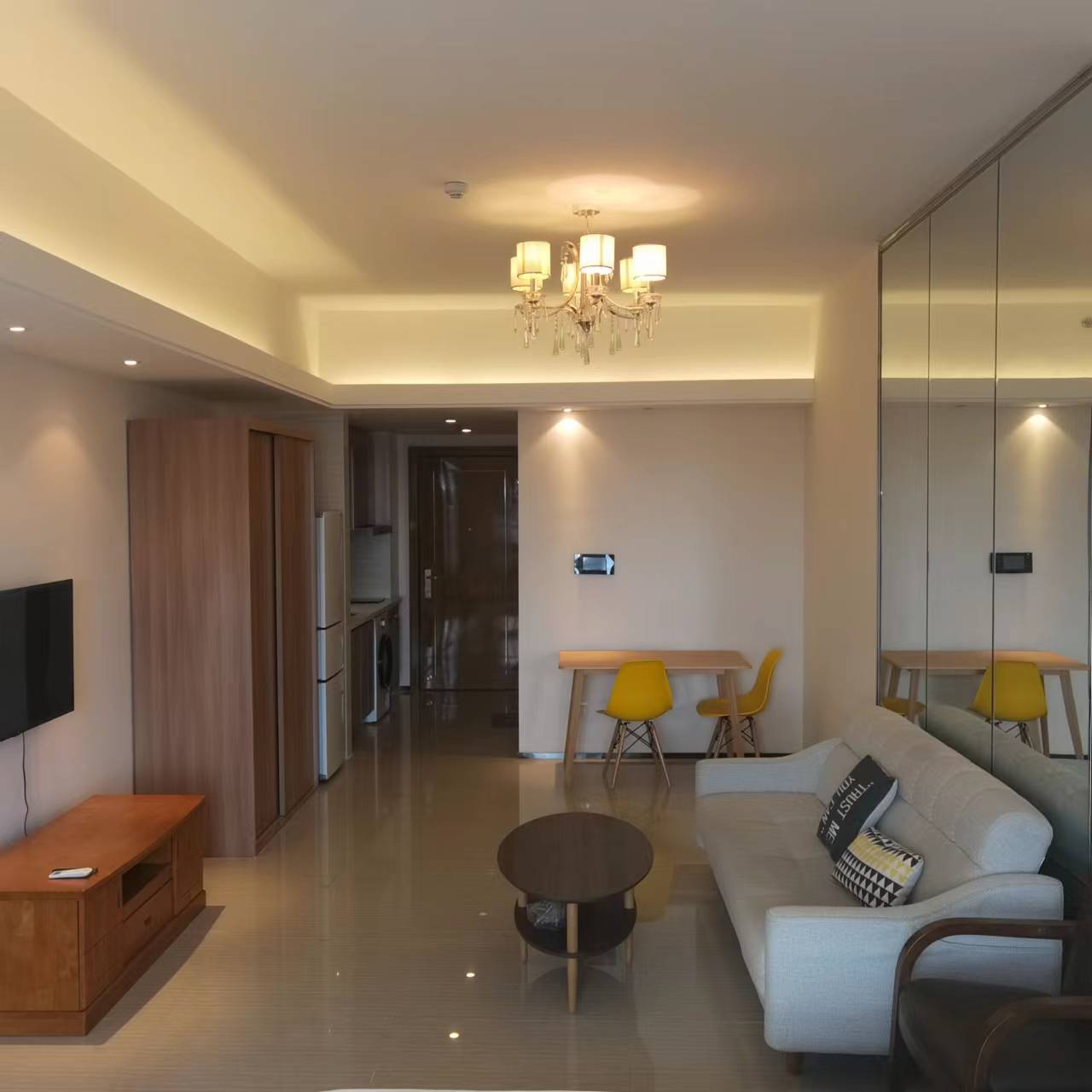 恒大外滩  1室1厅1卫    2100.0元/月 恒大外滩  1室1厅1卫    2100.0元/月室内图