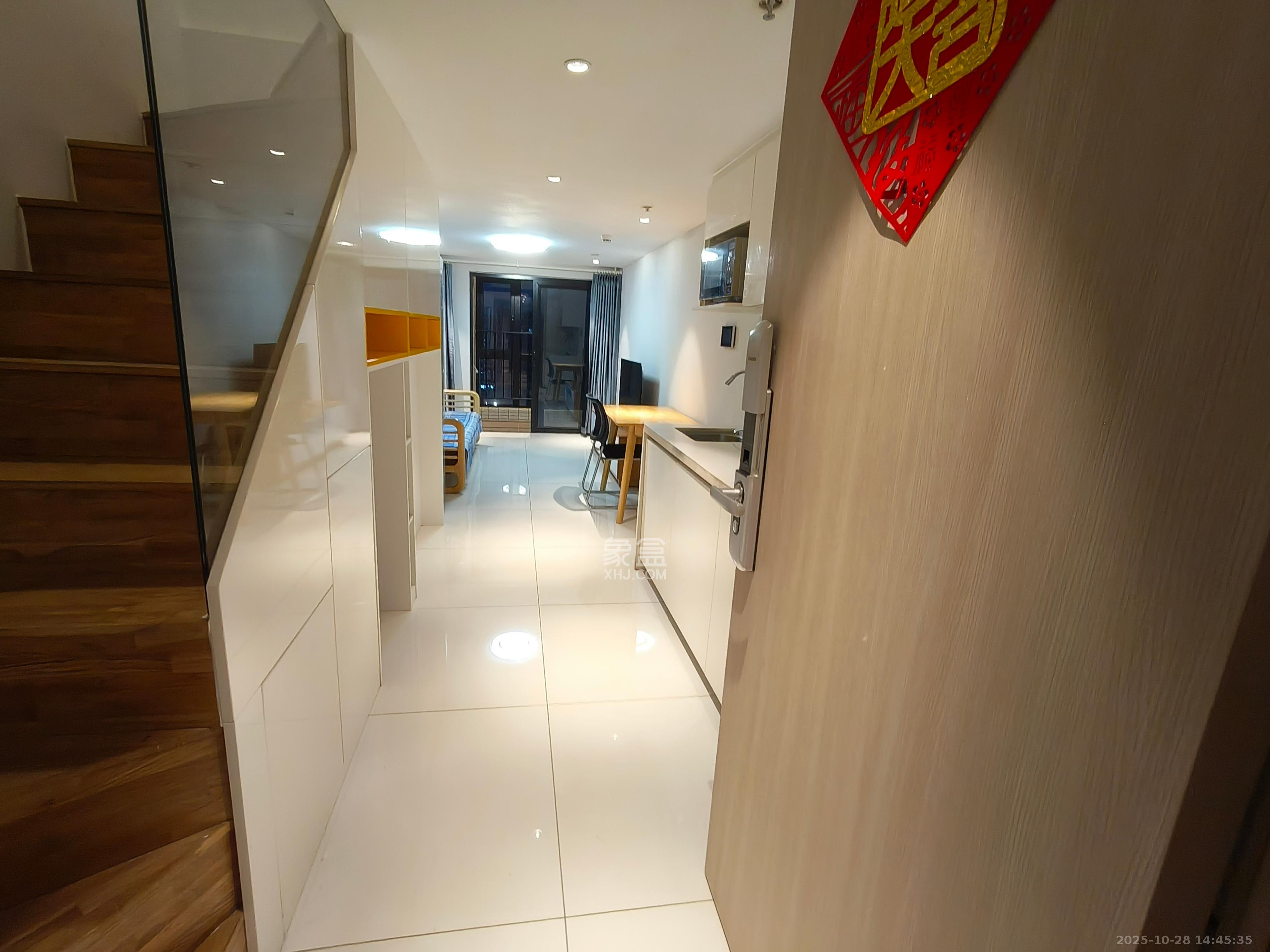 时代年华  2室1厅1卫    1600.0元/月室内图