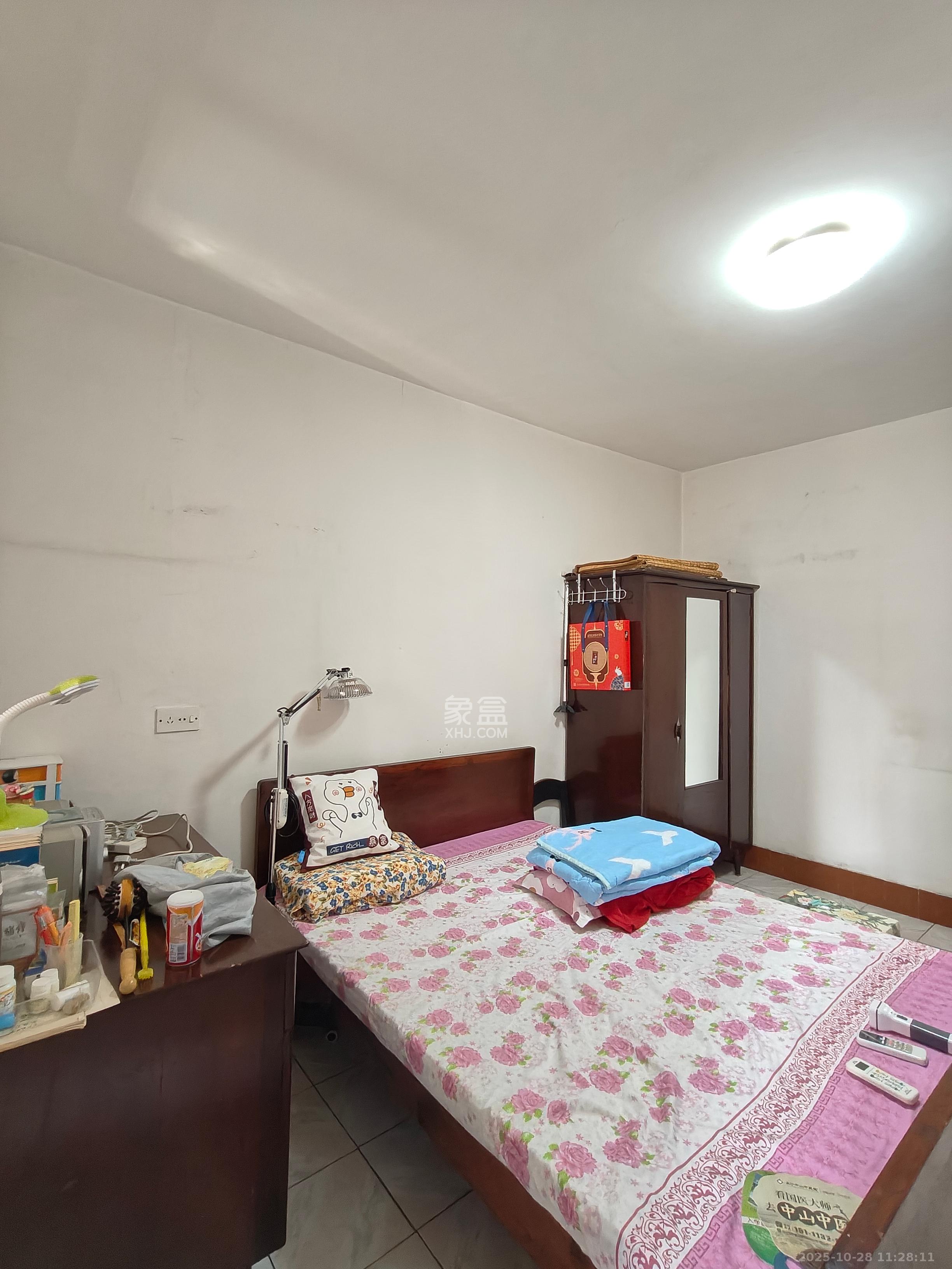 长勘小区  2室1厅1卫    2000.0元/月 长勘小区  2室1厅1卫    2000.0元/月室内图