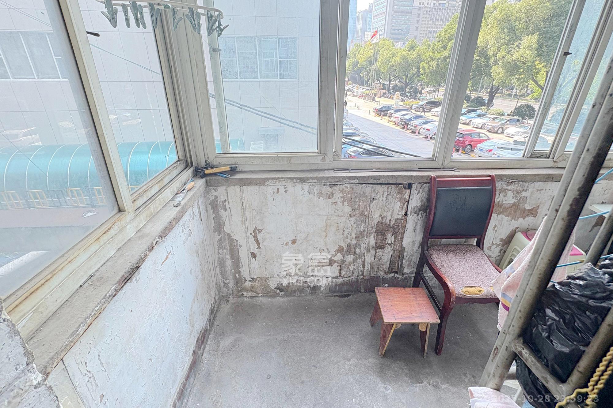 福康里湘运宿舍  2室1厅1卫    35.0万 福康里湘运宿舍  2室1厅1卫    35.0万阳台