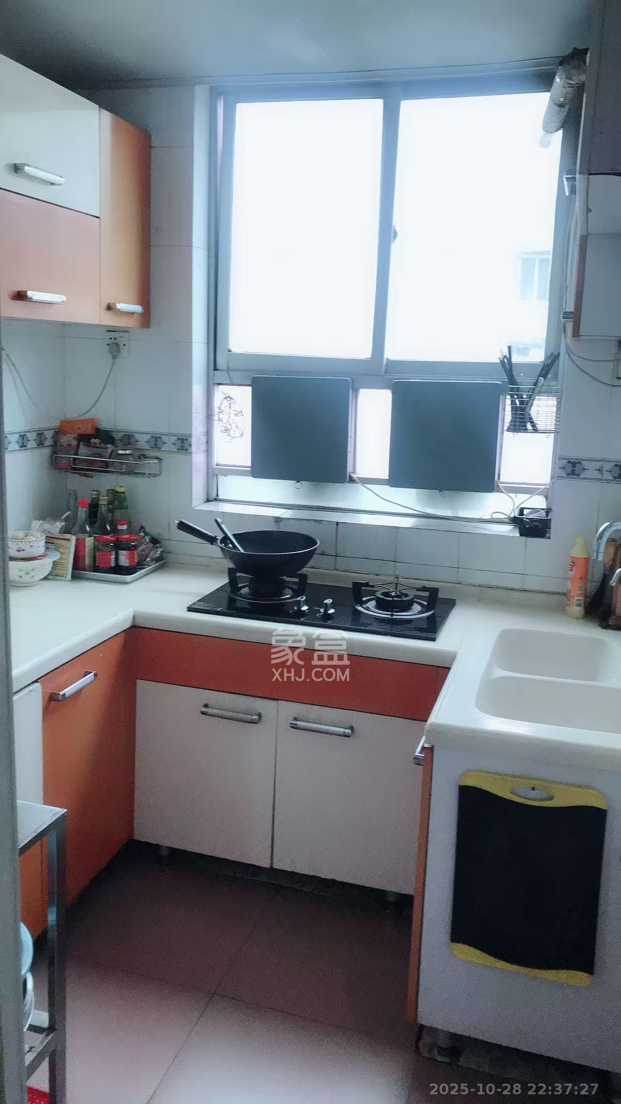 黄泥岭社区  3室2厅2卫    2200.0元/月室内图