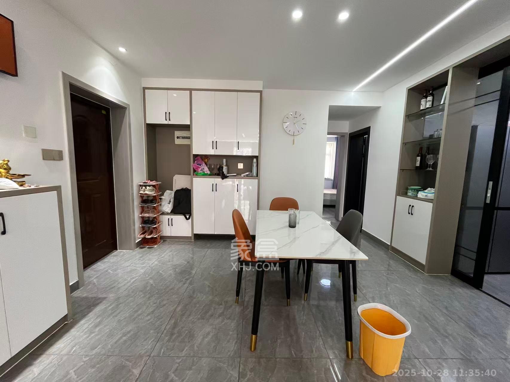 楚天家园  3室2厅2卫    2500.0元/月 楚天家园  3室2厅2卫    2500.0元/月室内图