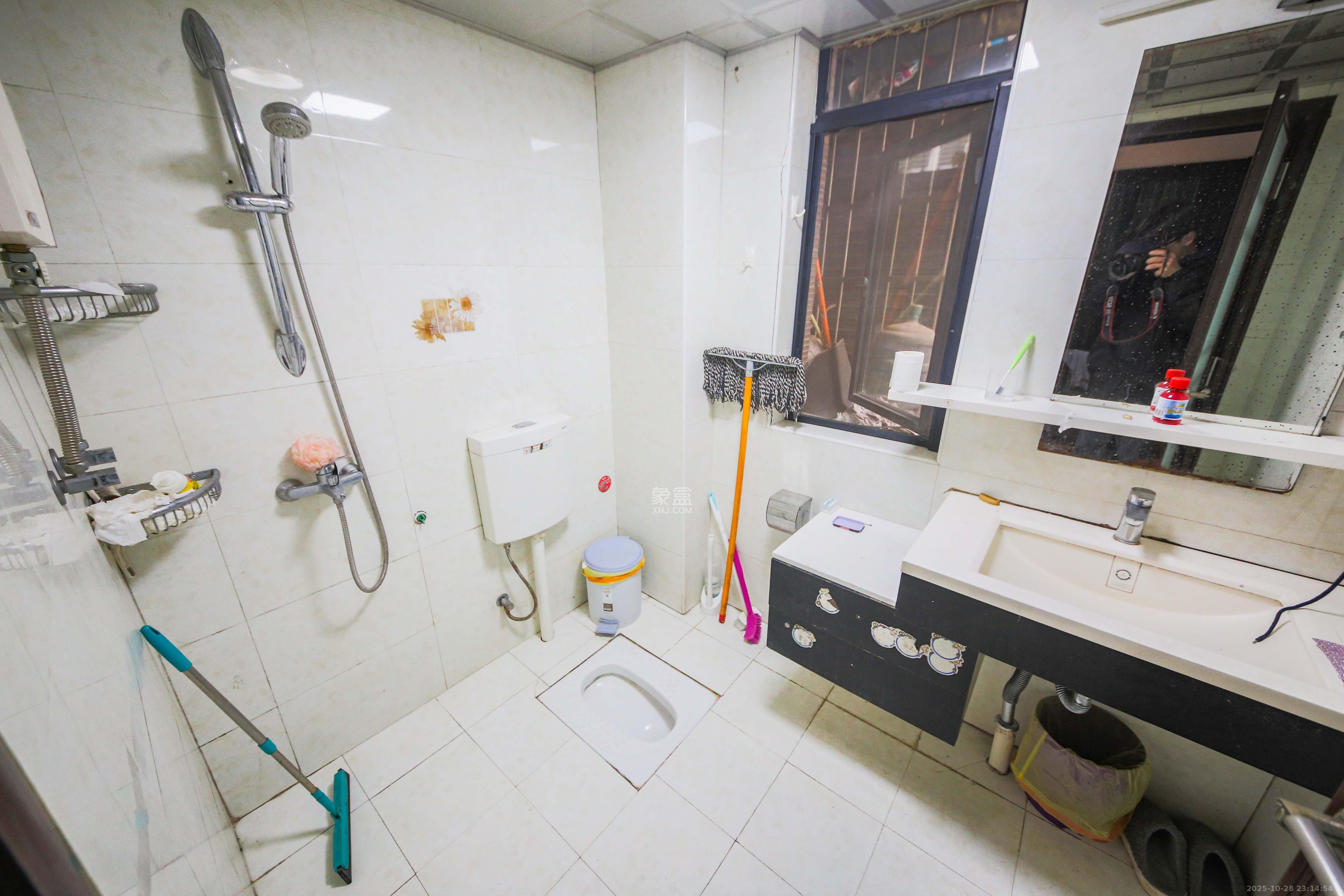 鑫远湘府华城  3室2厅2卫    135.0万 鑫远湘府华城  3室2厅2卫    135.0万卫生间