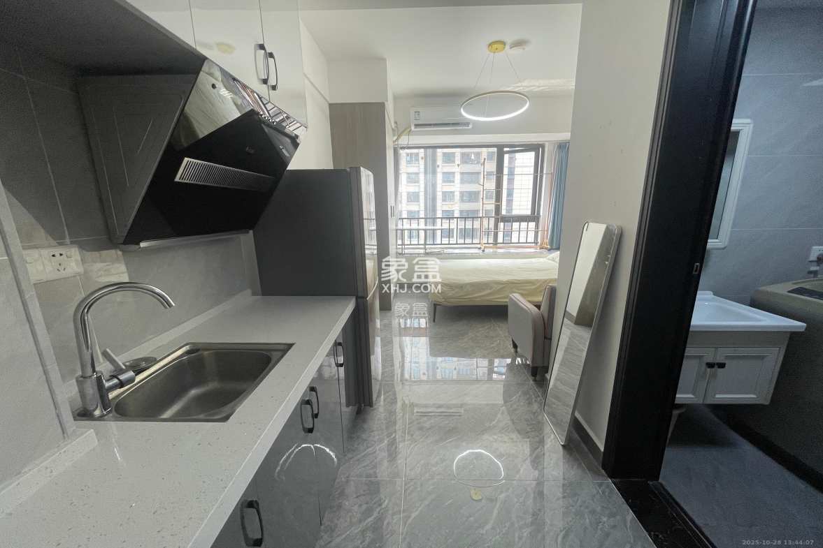 龙湖铂金岛 1室1厅1卫 1600.0元/月 龙湖铂金岛 1室1厅1卫 1600.0元/月室内图