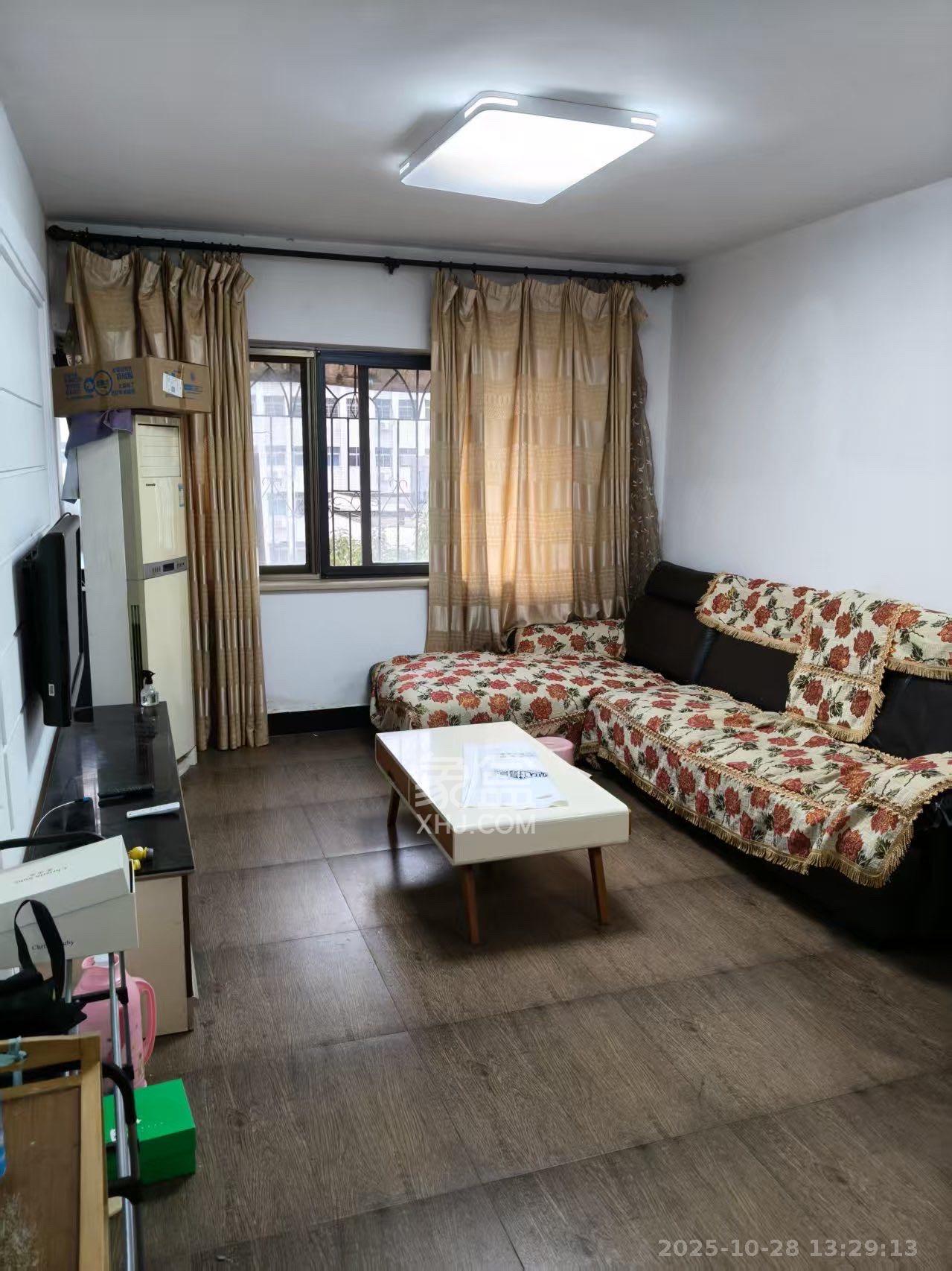 新富城  2室1厅1卫    2600.0元/月 新富城  2室1厅1卫    2600.0元/月