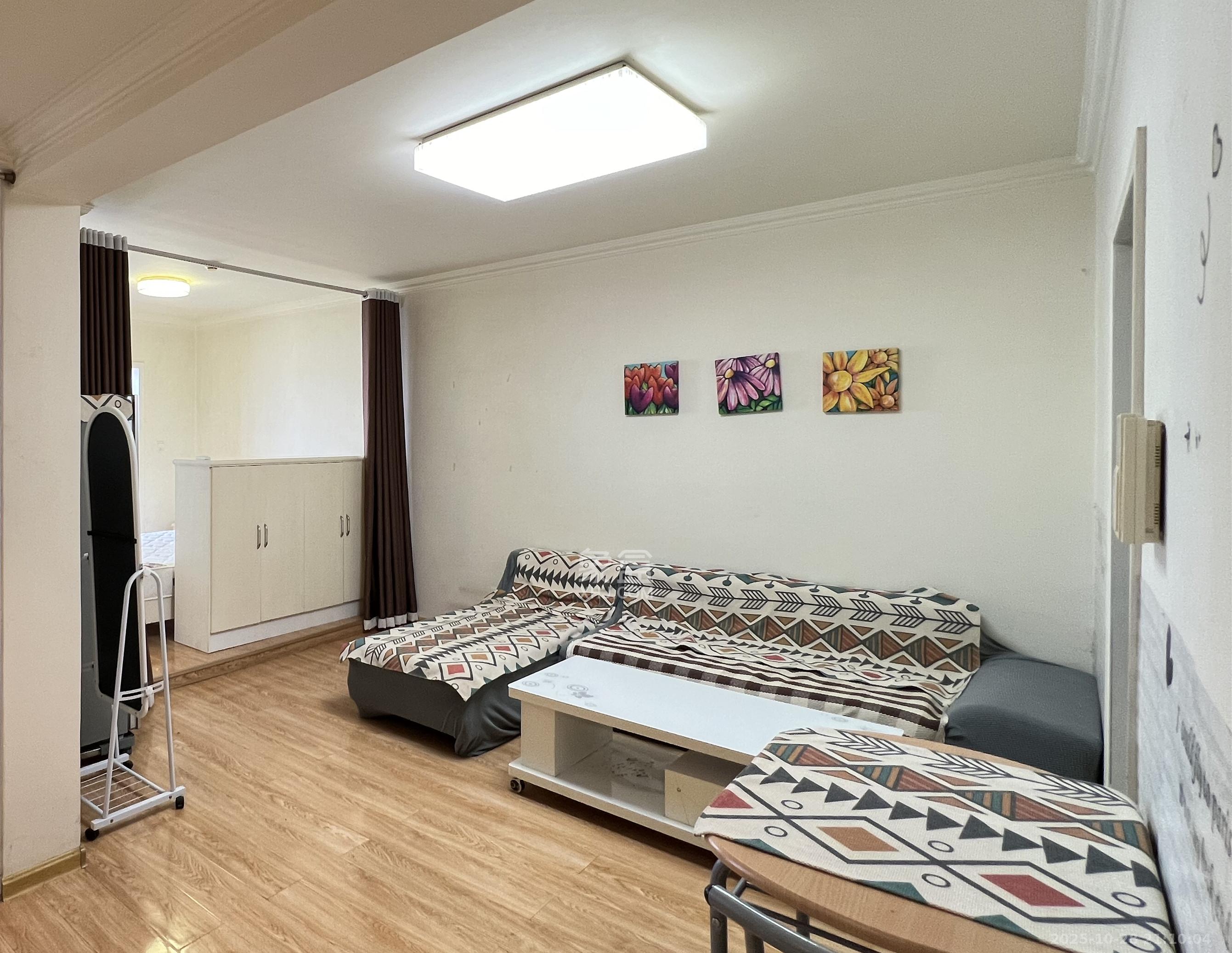 少帅府  1室1厅1卫    2200.0元/月 少帅府  1室1厅1卫    2200.0元/月室内图