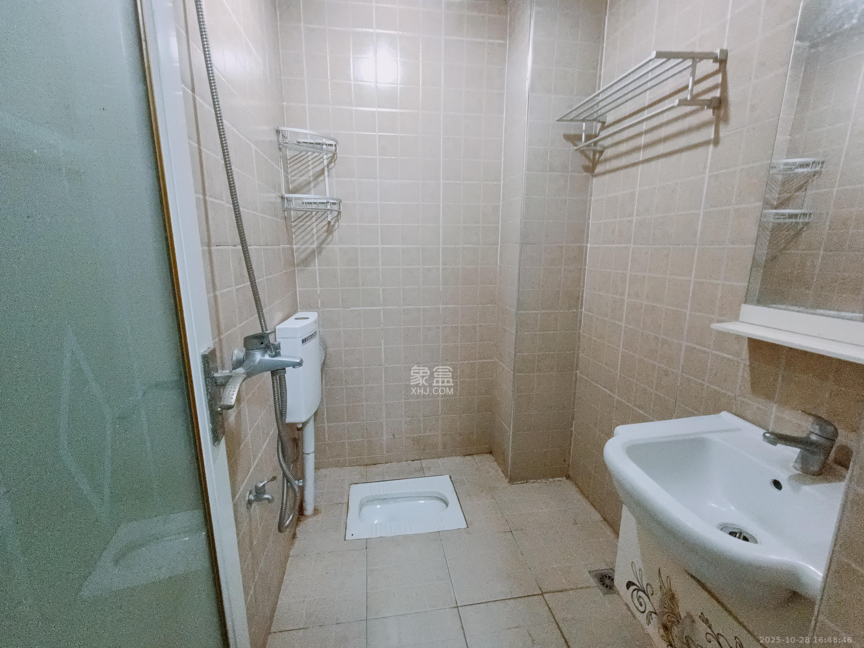 凯轩云顶  1室1厅1卫    1600.0元/月 凯轩云顶  1室1厅1卫    1600.0元/月室内图