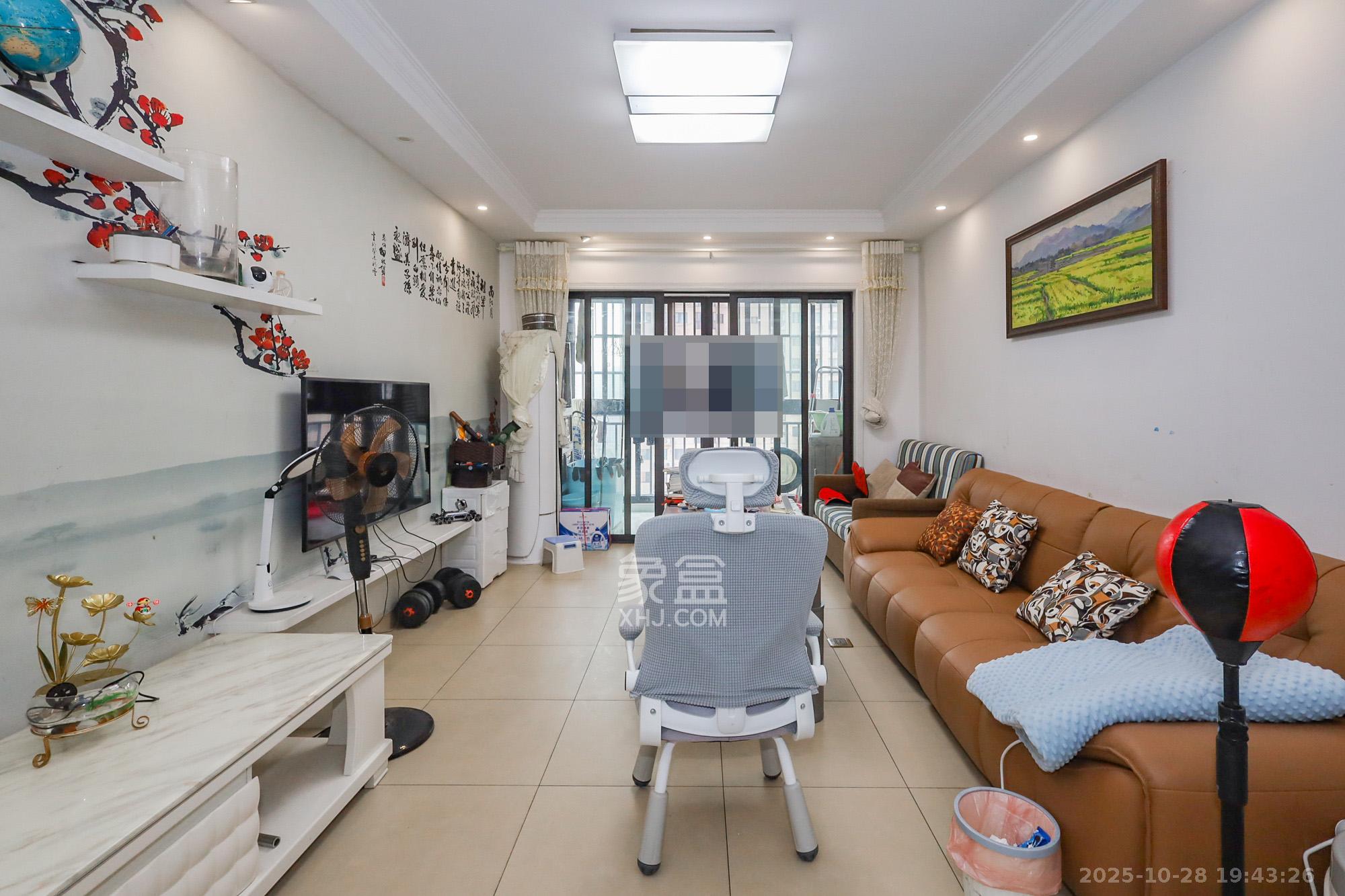 钰龙天下二期(钰龙佳园)  3室2厅2卫    265.0万 钰龙天下二期(钰龙佳园)  3室2厅2卫    265.0万客厅