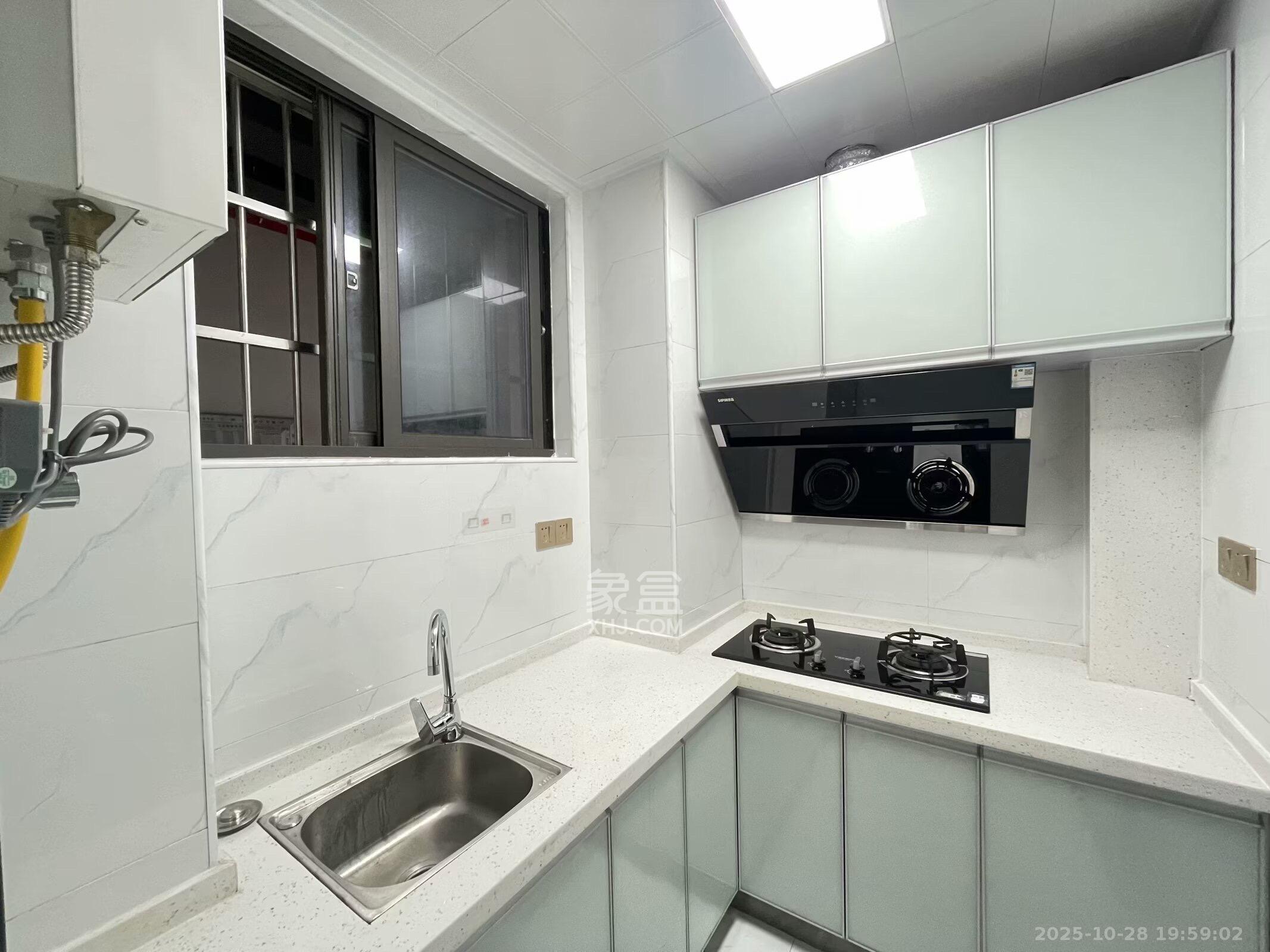 嘉雨兴园  1室1厅1卫    1700.0元/月室内图