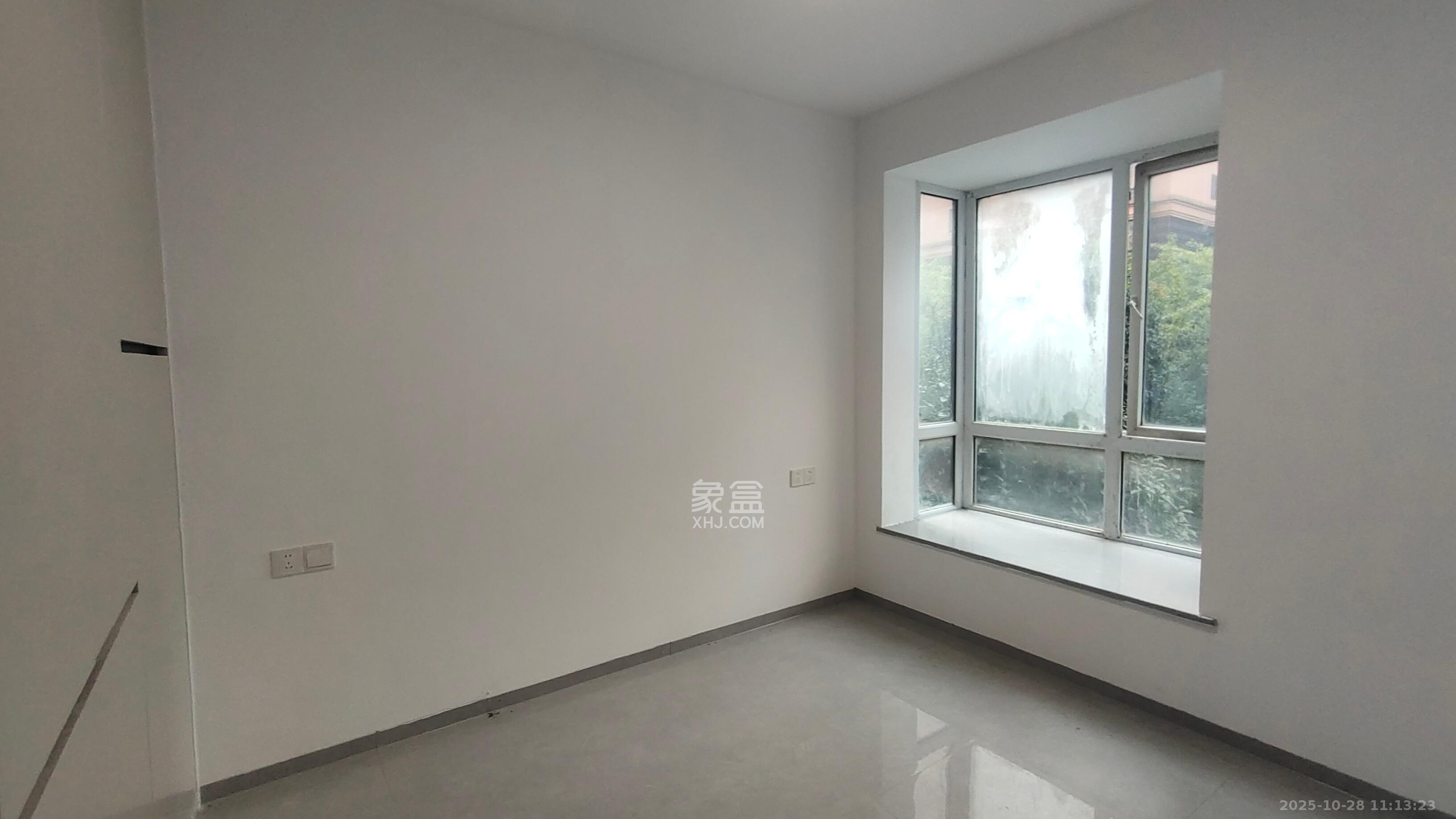 丽发新城  2室2厅1卫    1800.0元/月