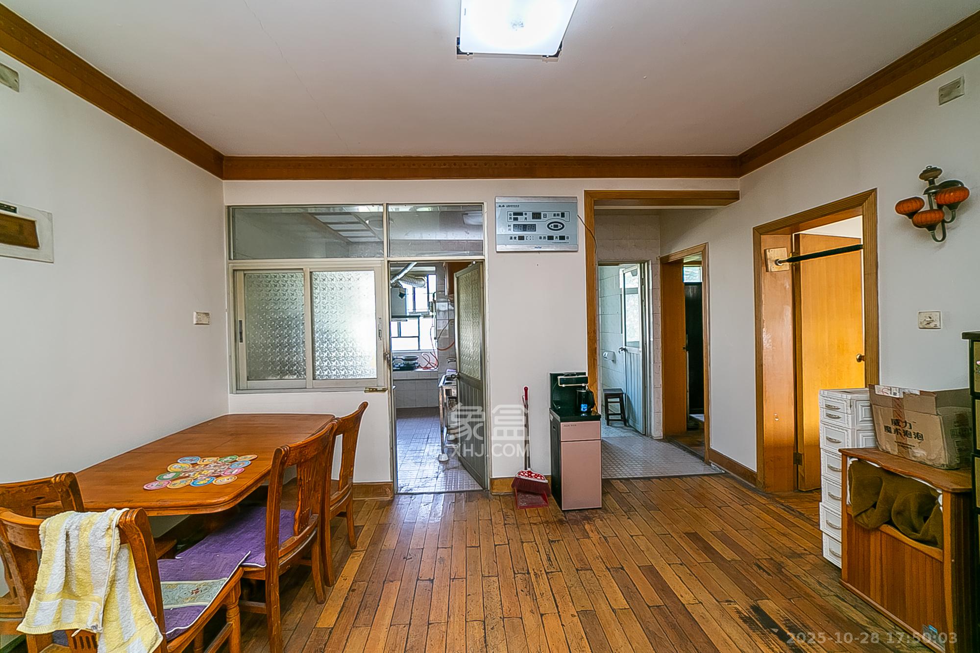 长沙理工大学东院西院  3室2厅2卫    82.0万客厅