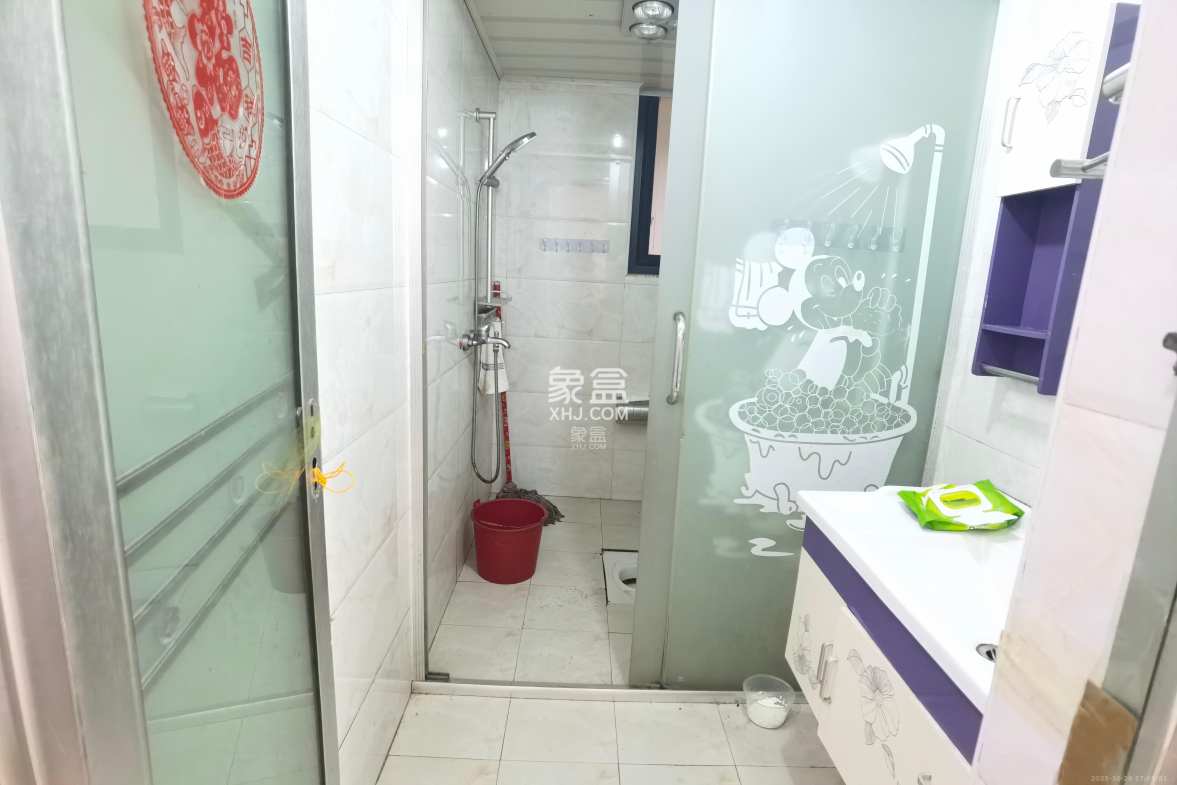 中信凯旋蓝岸(中信新城三期)  1室2厅1卫    1800.0元/月 中信凯旋蓝岸(中信新城三期)  1室2厅1卫    1800.0元/月室内图