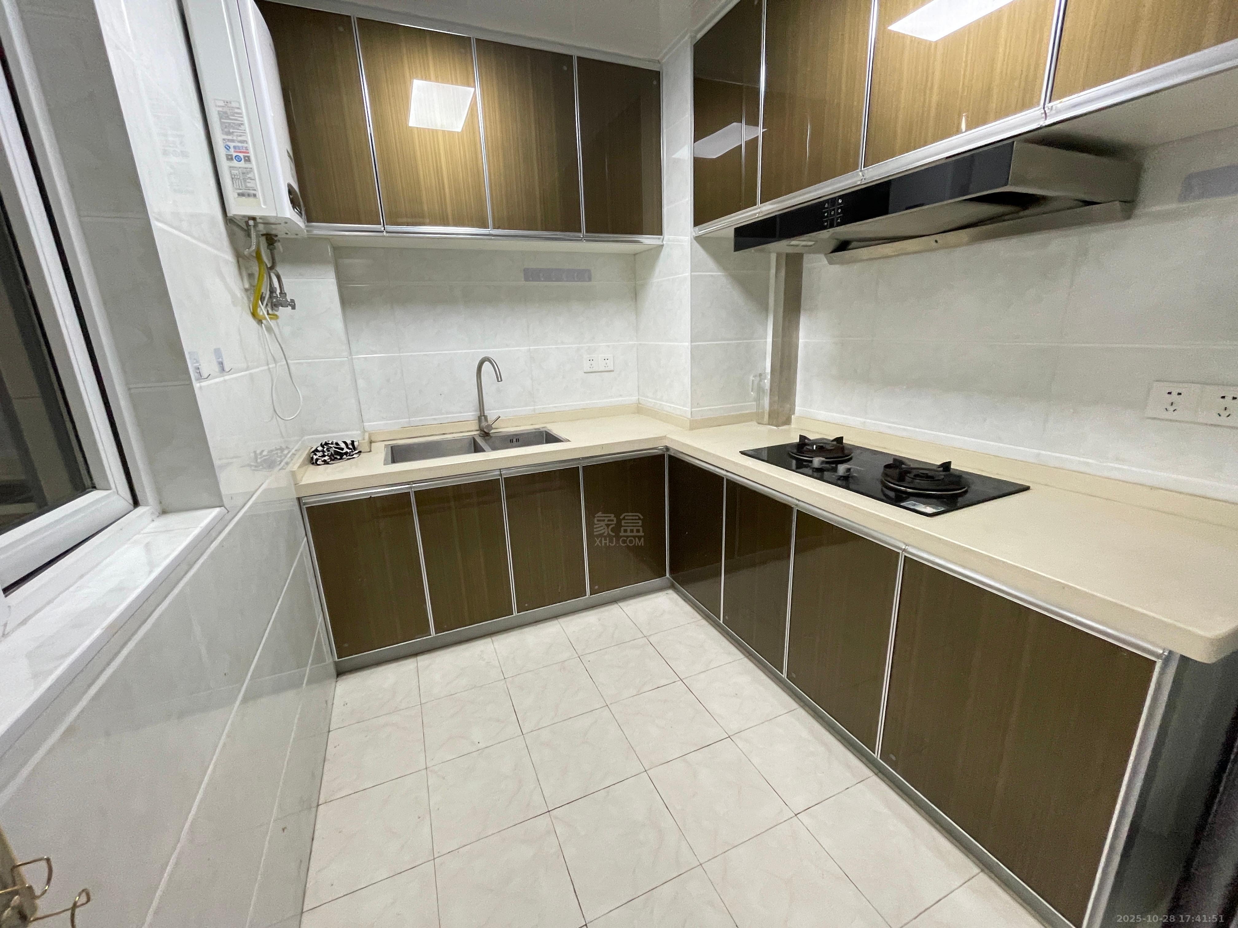 美的城三期 3室2厅2卫 1900.0元/月 美的城三期 3室2厅2卫 1900.0元/月室内图