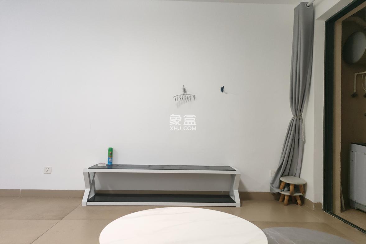 冠盛天泽园 2室2厅1卫 2400.0元/月 冠盛天泽园 2室2厅1卫 2400.0元/月室内图