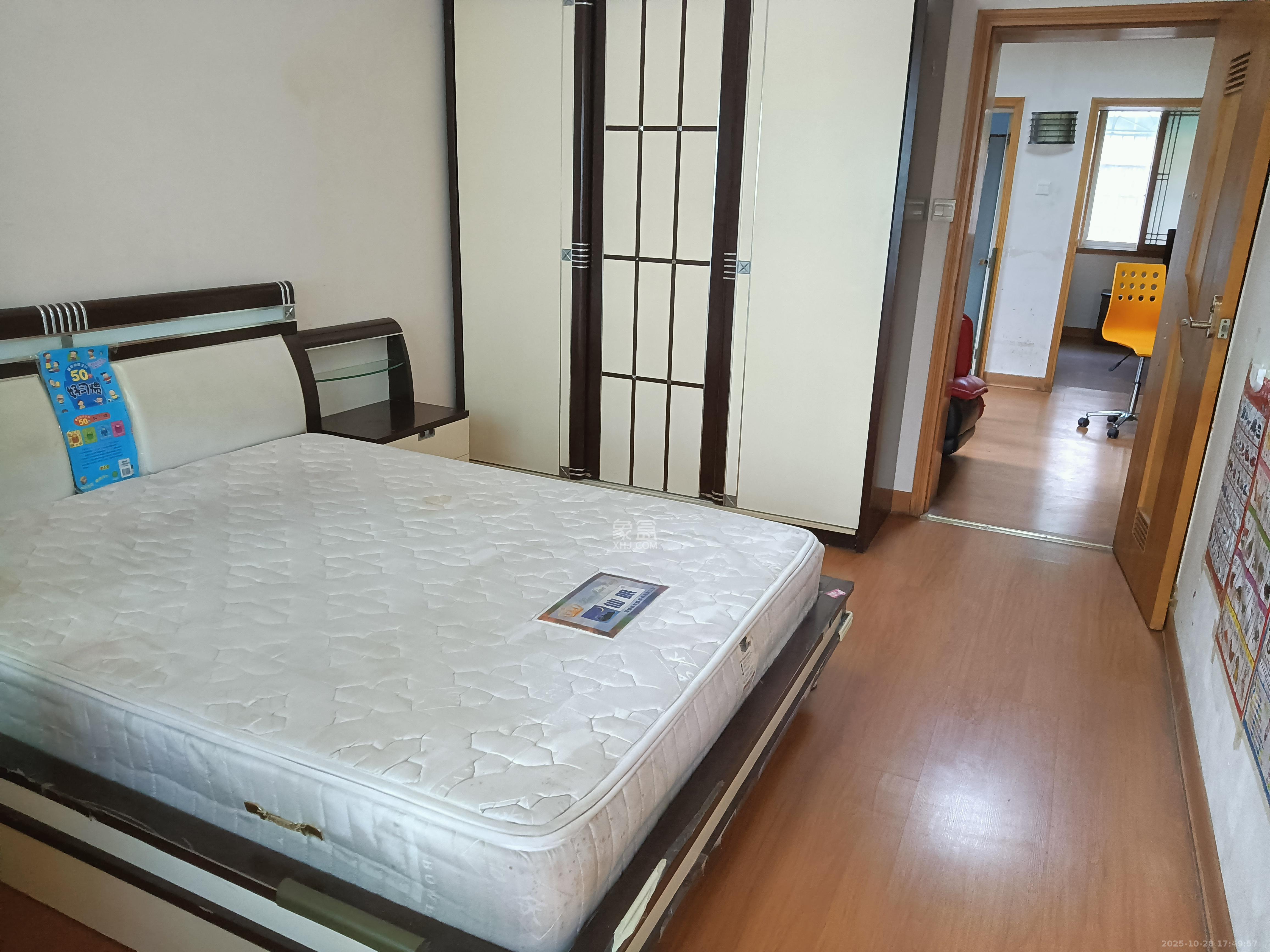 狮子山一片  3室1厅1卫    1800.0元/月 狮子山一片  3室1厅1卫    1800.0元/月室内图