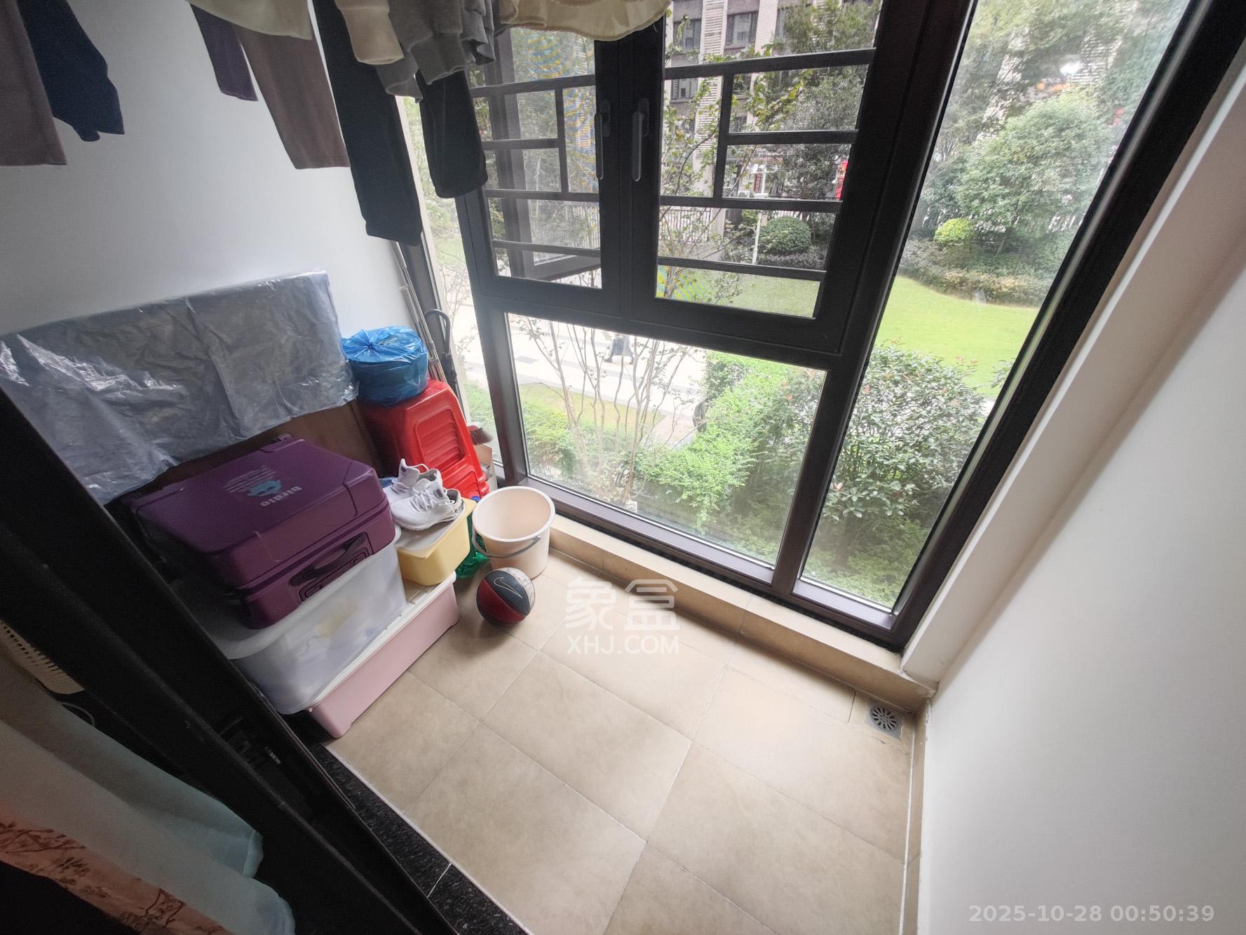 中海珑悦府 4室2厅2卫 130.0万 中海珑悦府 4室2厅2卫 130.0万阳台