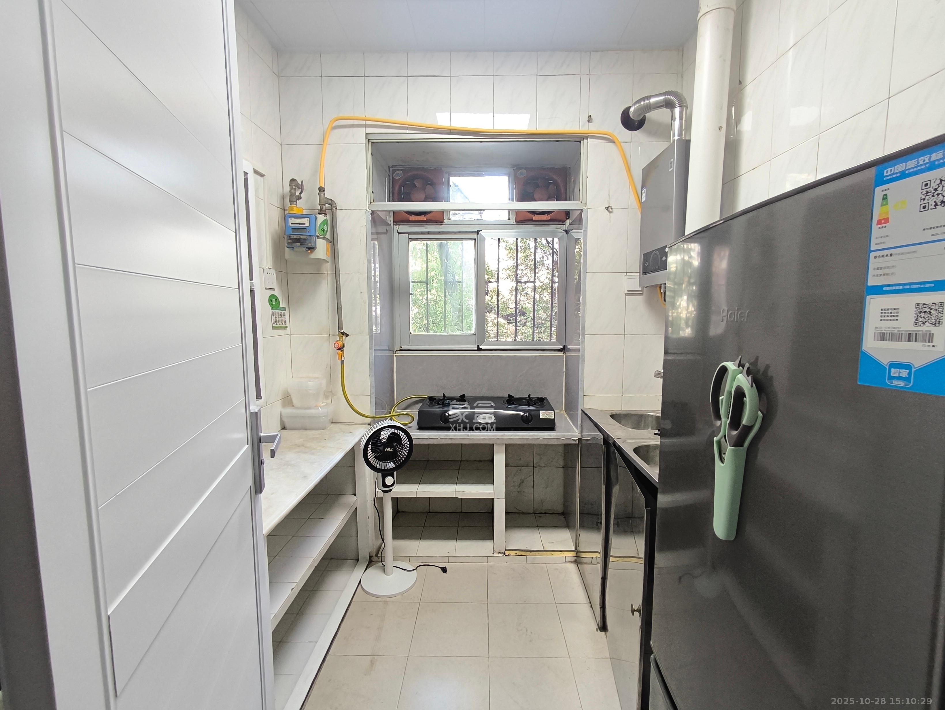 东风路汽电宿舍(东风路三条巷/四条巷)  3室2厅1卫    1800.0元/月 东风路汽电宿舍(东风路三条巷/四条巷)  3室2厅1卫    1800.0元/月室内图