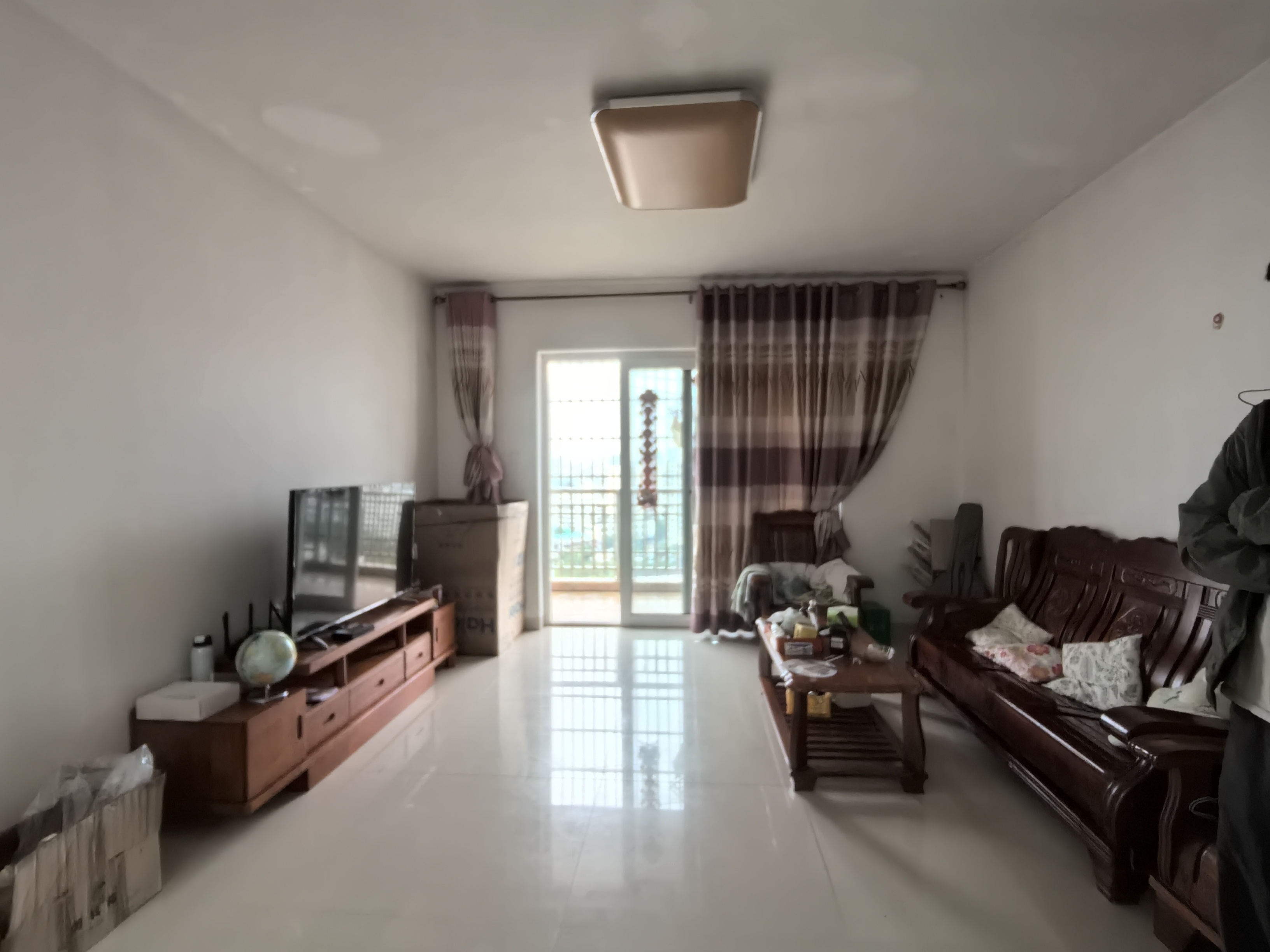 正业广场  3室2厅2卫    2800.0元/月 正业广场  3室2厅2卫    2800.0元/月室内图