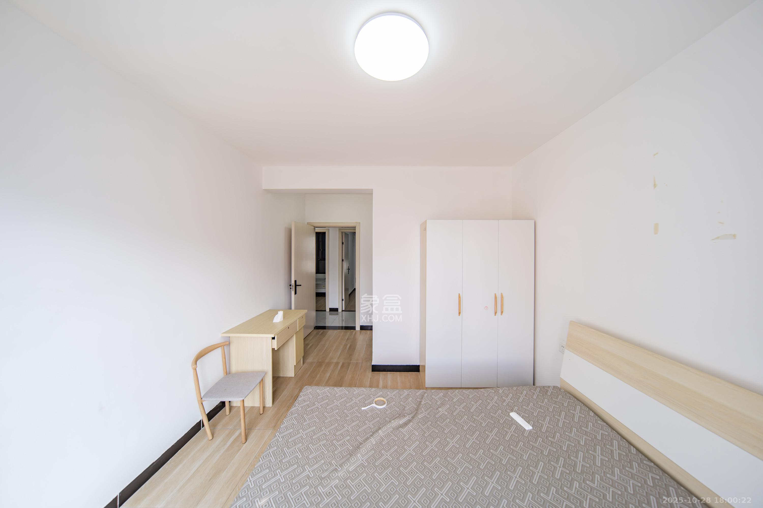 城发恒伟星雅韵（恒伟星辉苑）  4室2厅2卫    148.8万卧室