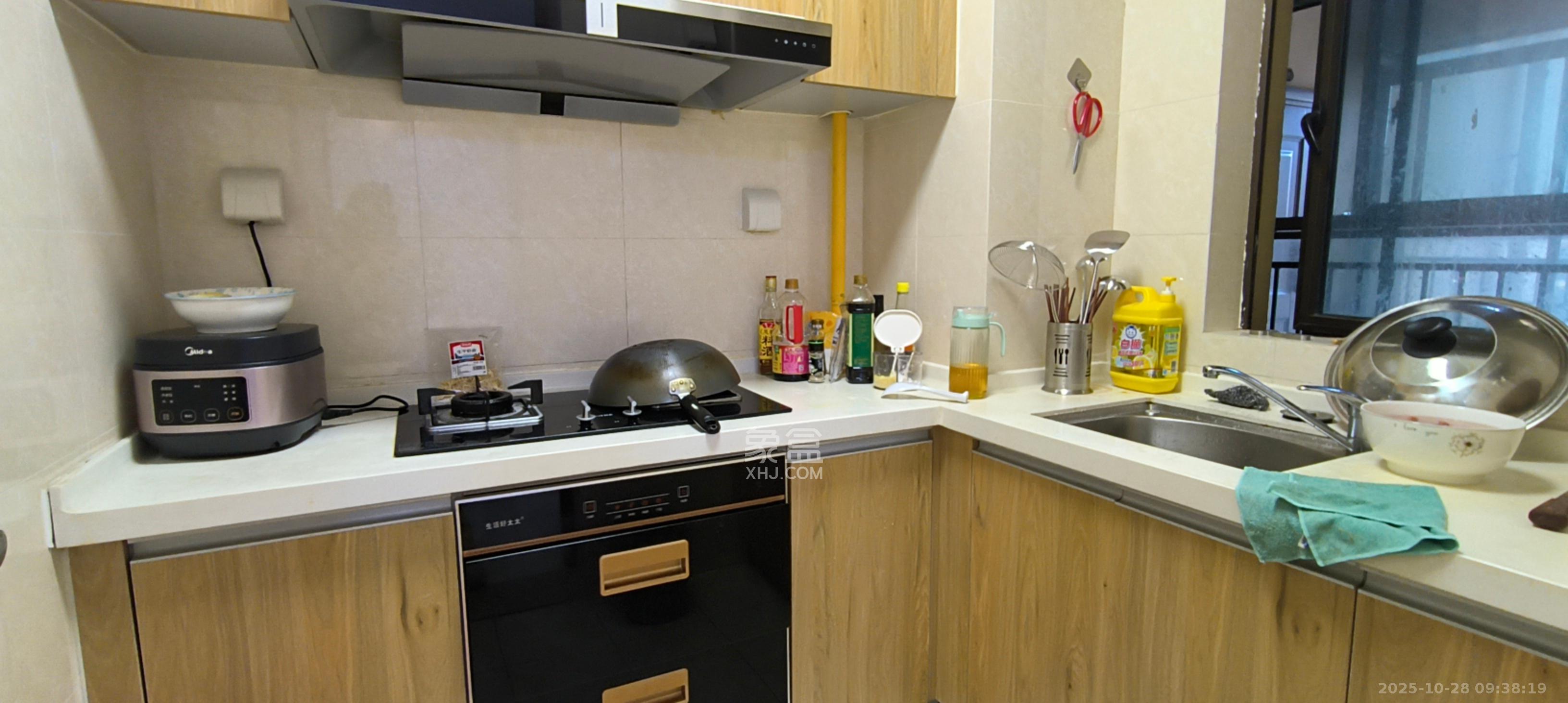 江山帝景哈佛  2室2厅1卫    1800.0元/月 江山帝景哈佛  2室2厅1卫    1800.0元/月室内图