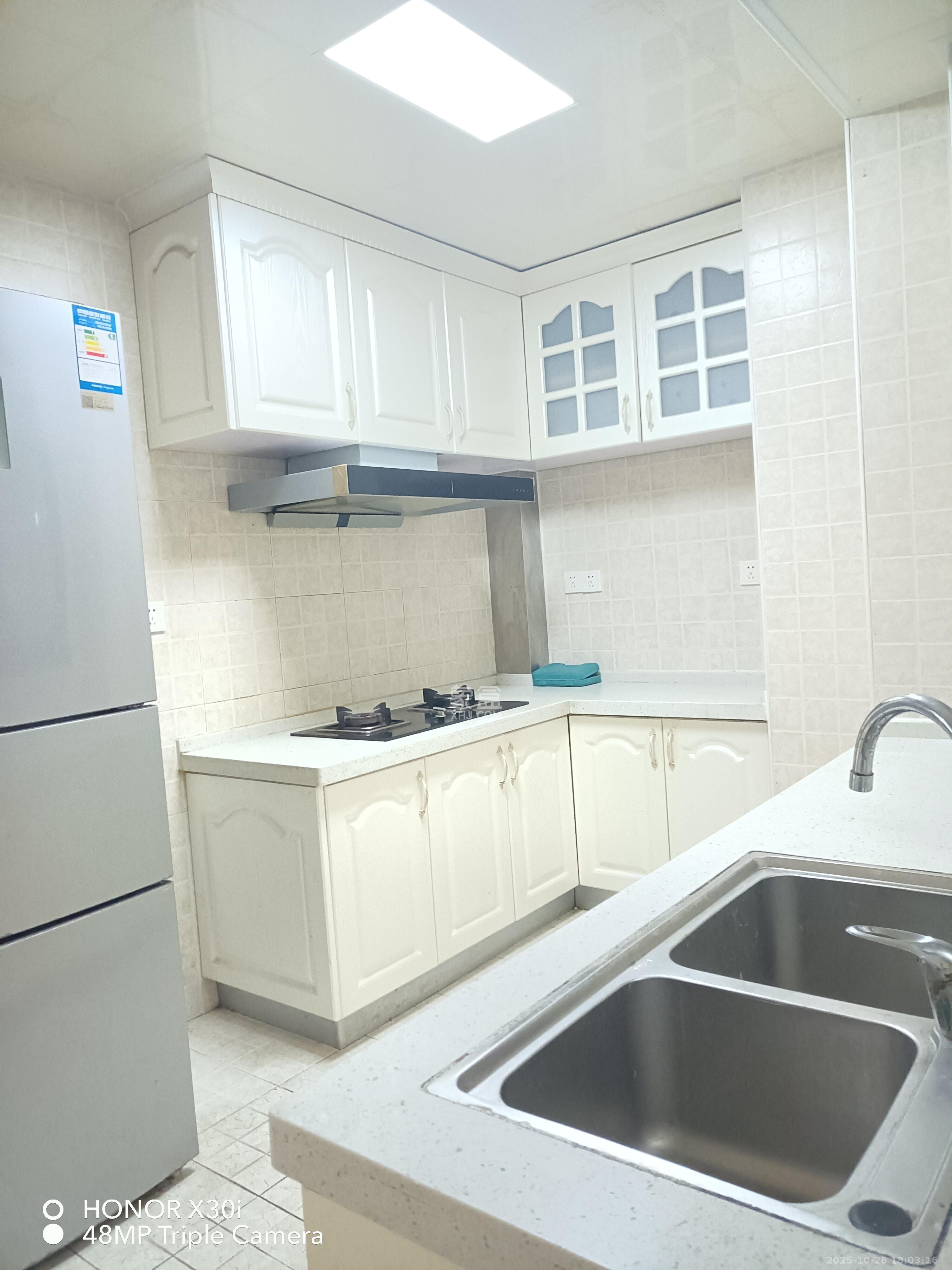 南山雍江汇(滨江国际新城) 4室2厅2卫 3980.0元/月 南山雍江汇(滨江国际新城) 4室2厅2卫 3980.0元/月室内图