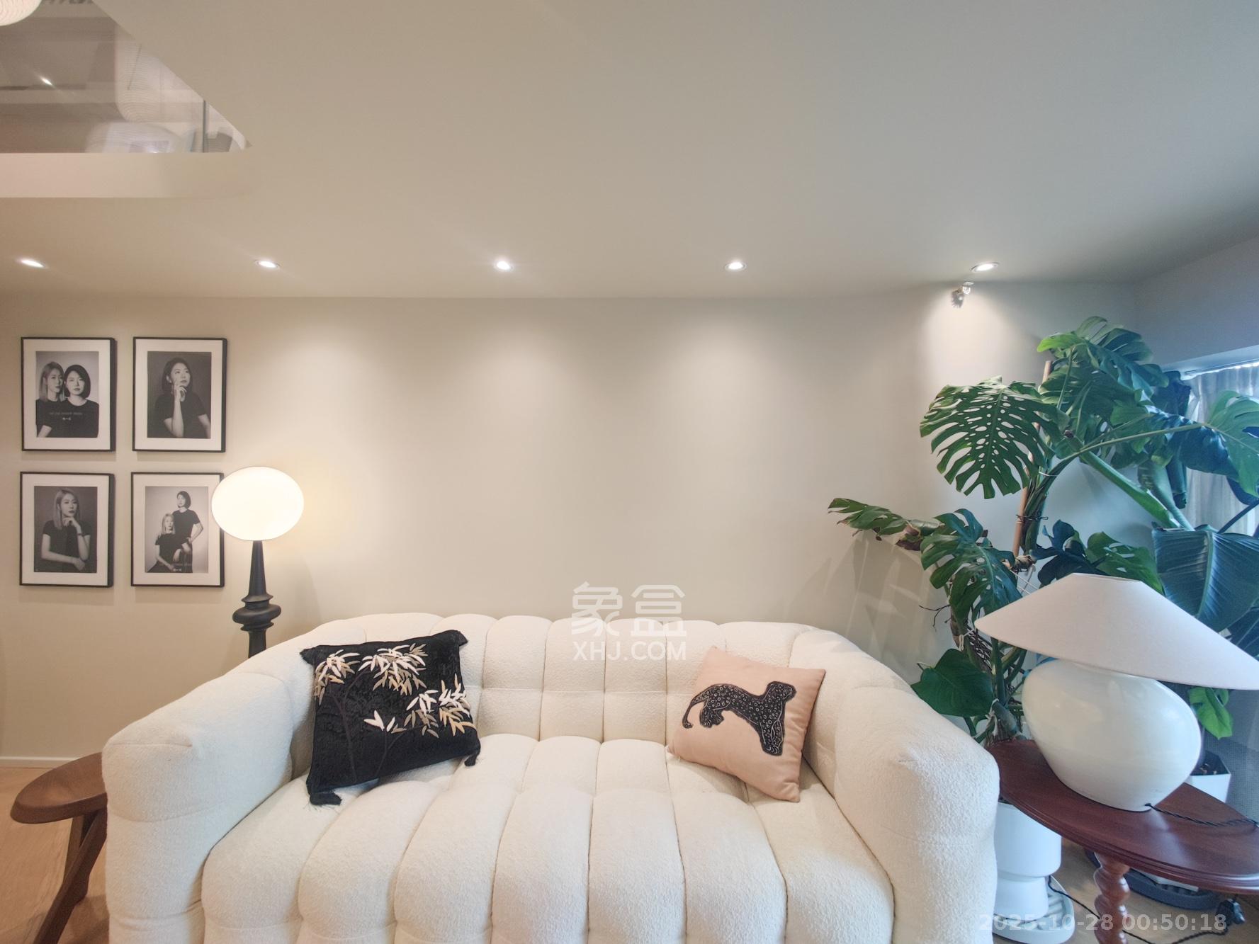 卓越伊景寓 1室1厅1卫 46.0万 卓越伊景寓 1室1厅1卫 46.0万客厅