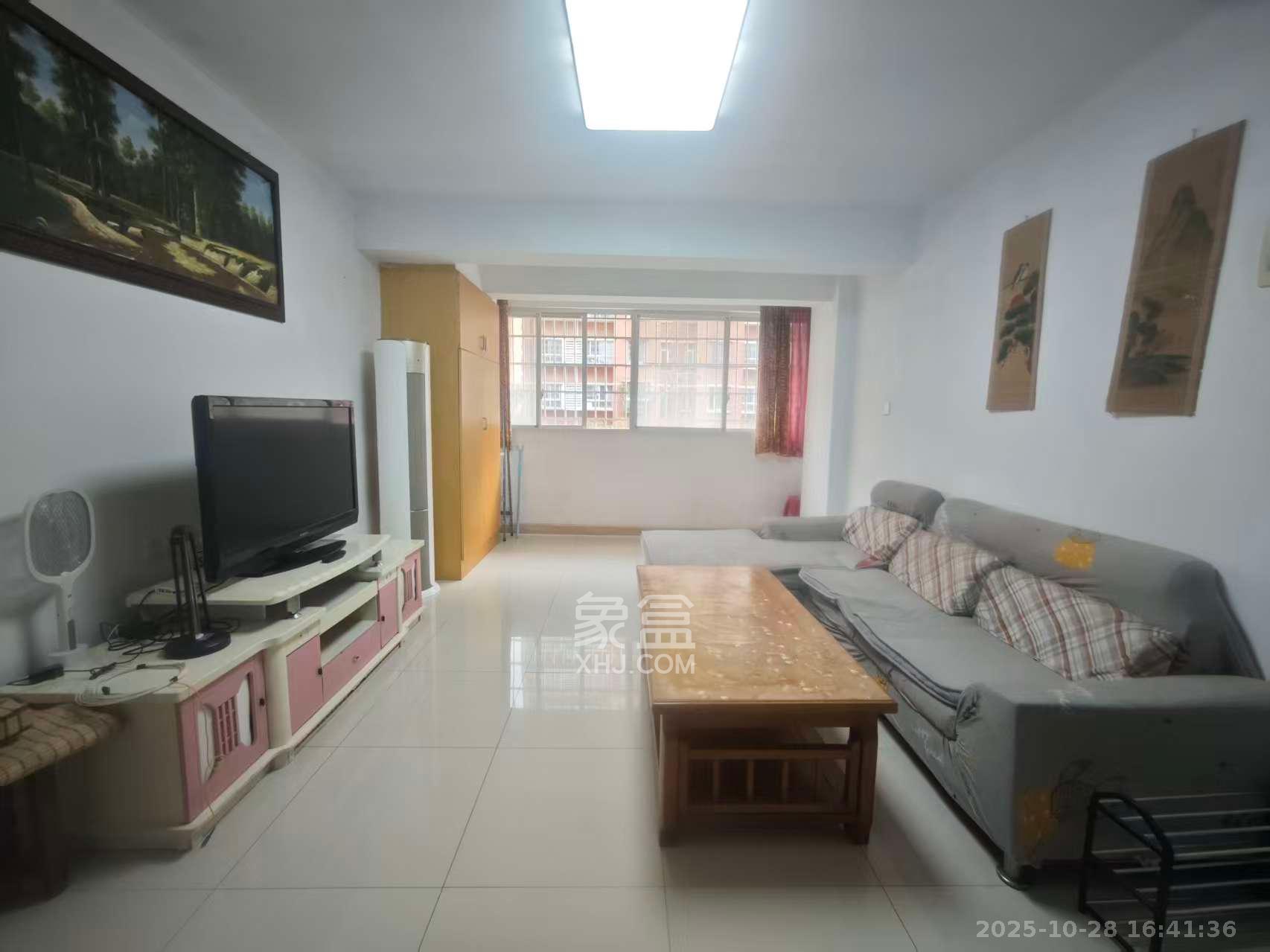 润芳园  3室2厅2卫    1900.0元/月 润芳园  3室2厅2卫    1900.0元/月室内图